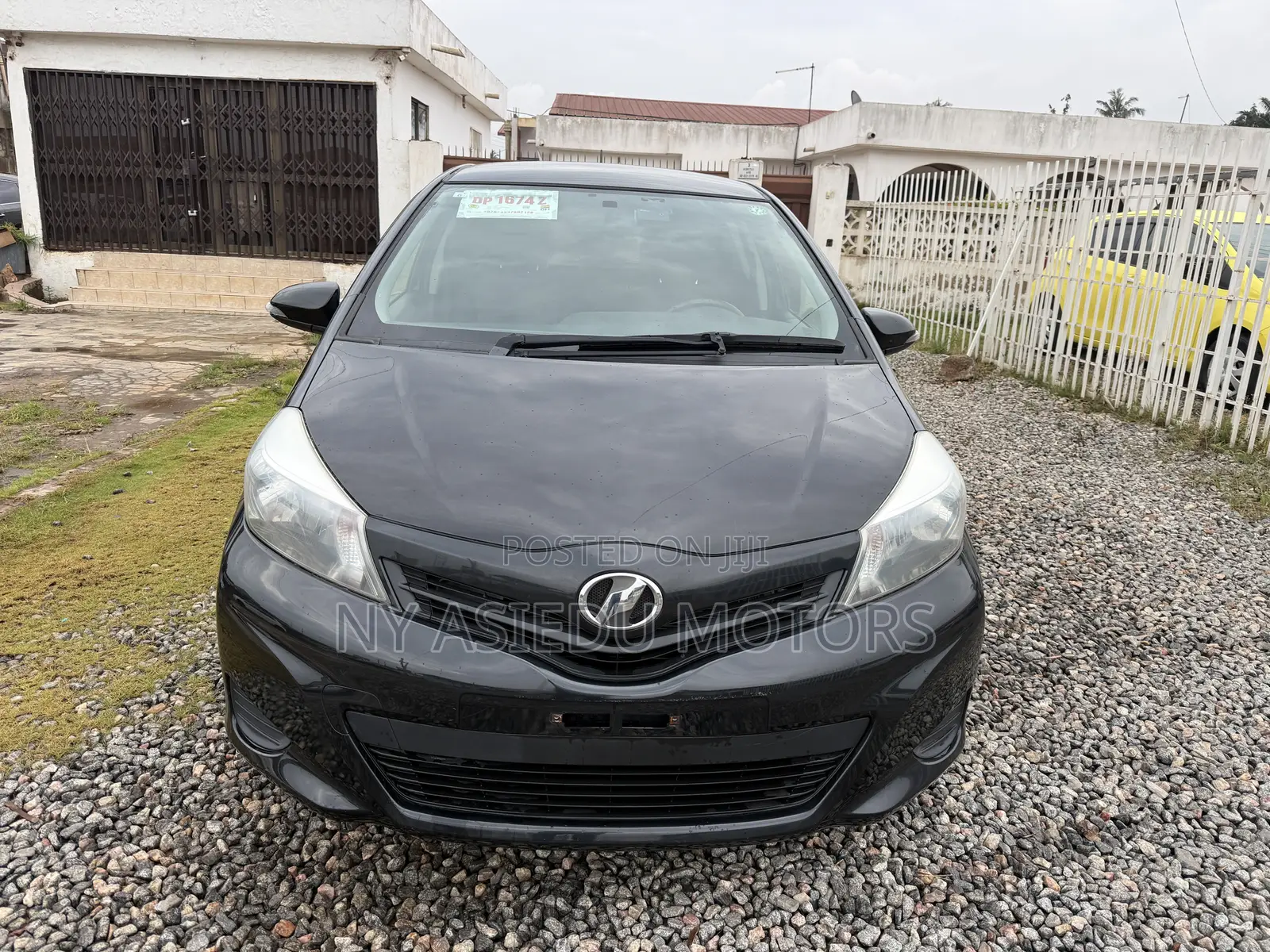 Toyota Vitz 1.3 FWD 5dr 2013 Black