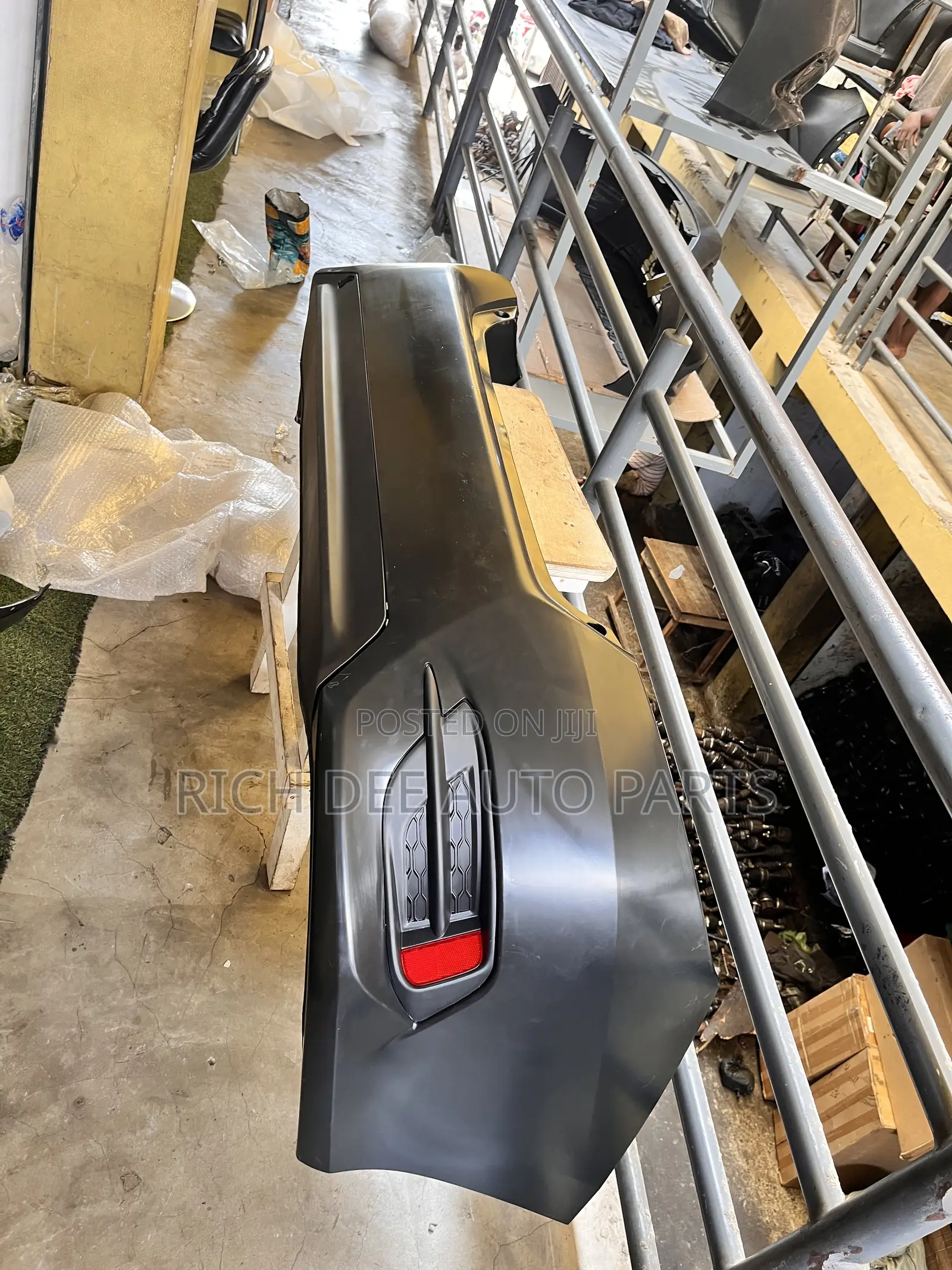 Honda Civic 2016-2020 Back Bumper Complete 2016, 2017, 2018, 2019