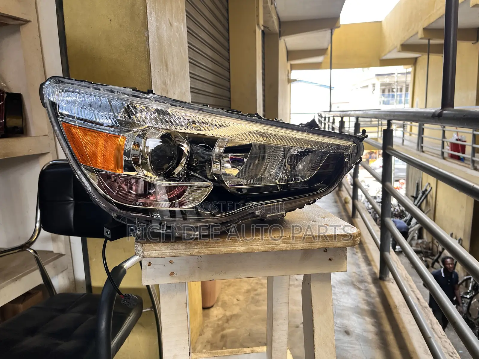 ASX 2010-2019 Headlight Normal Without Charger, 2016, 2017, 2018, 2019