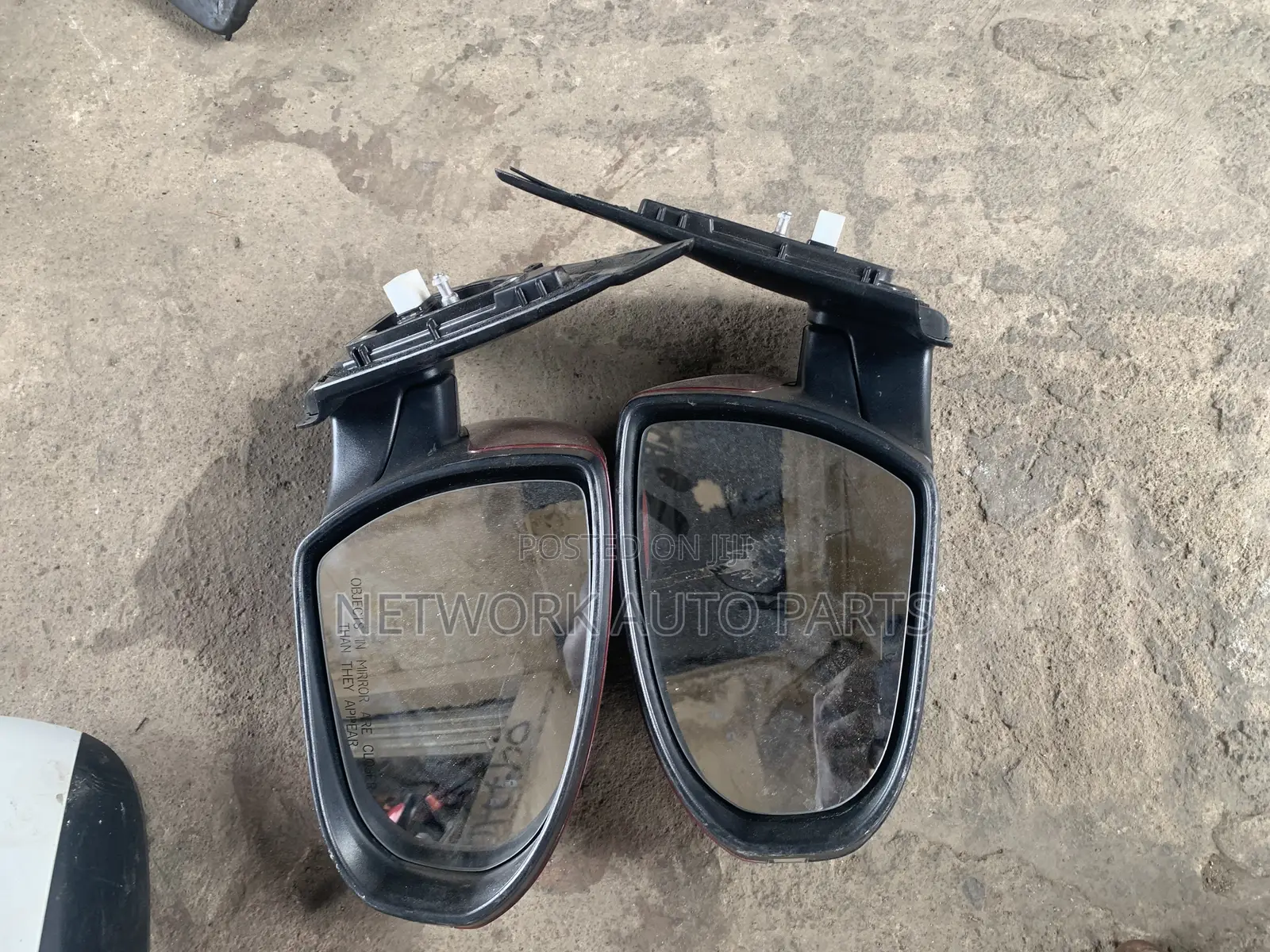 Hyundai Tucson Side Mirror With Light and Sensors
