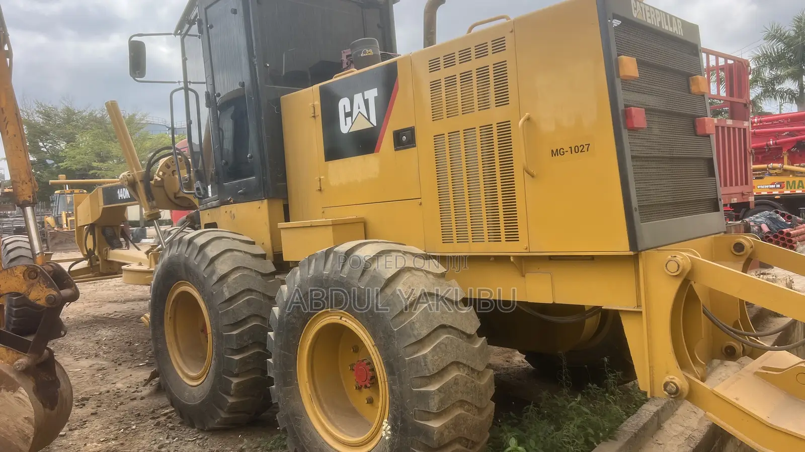 140K Caterpillar Grader