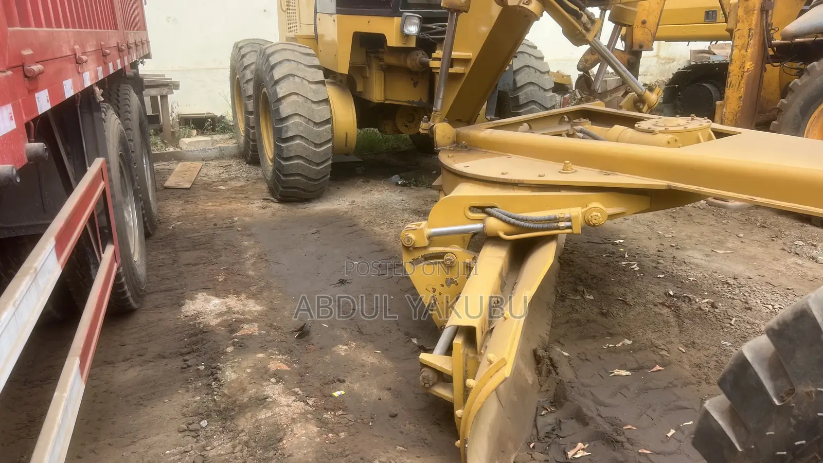 140K Caterpillar Grader