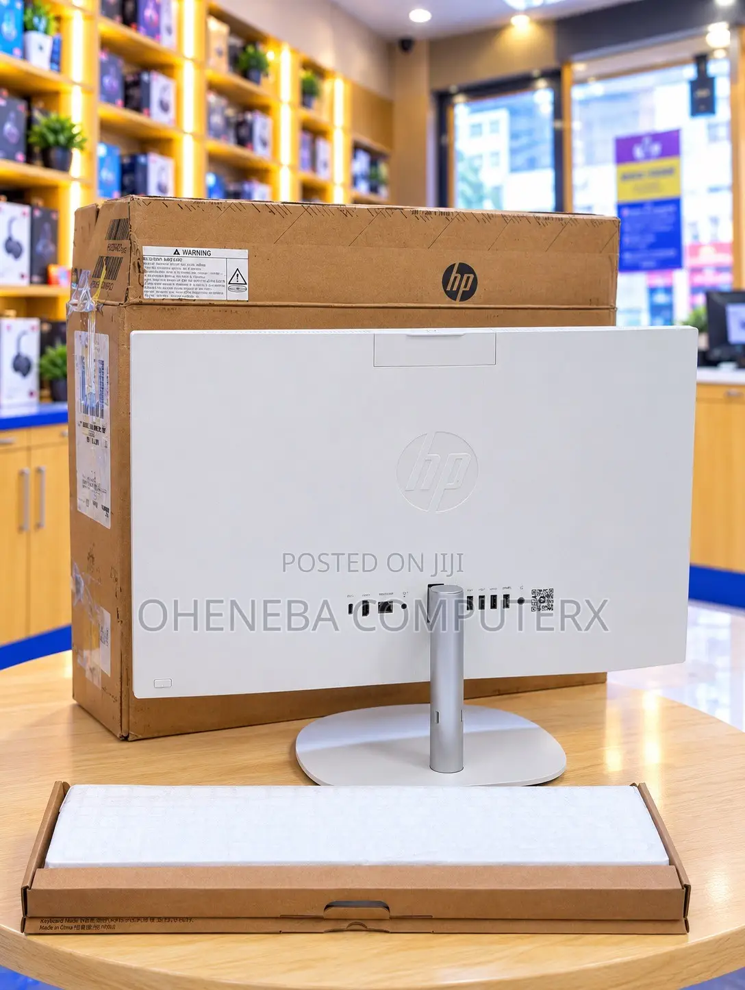 New Desktop Computer HP AiO 24 8GB AMD SSD 256GB