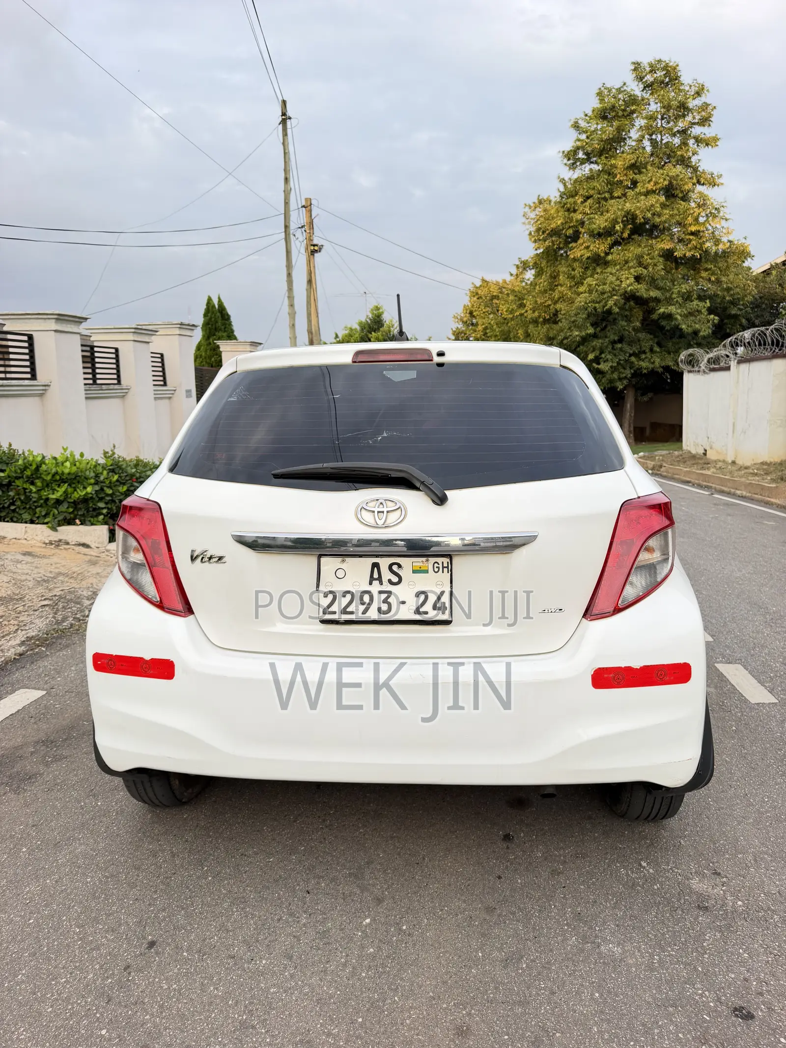 Toyota Vitz 1.3 AWD 5dr 2013 White
