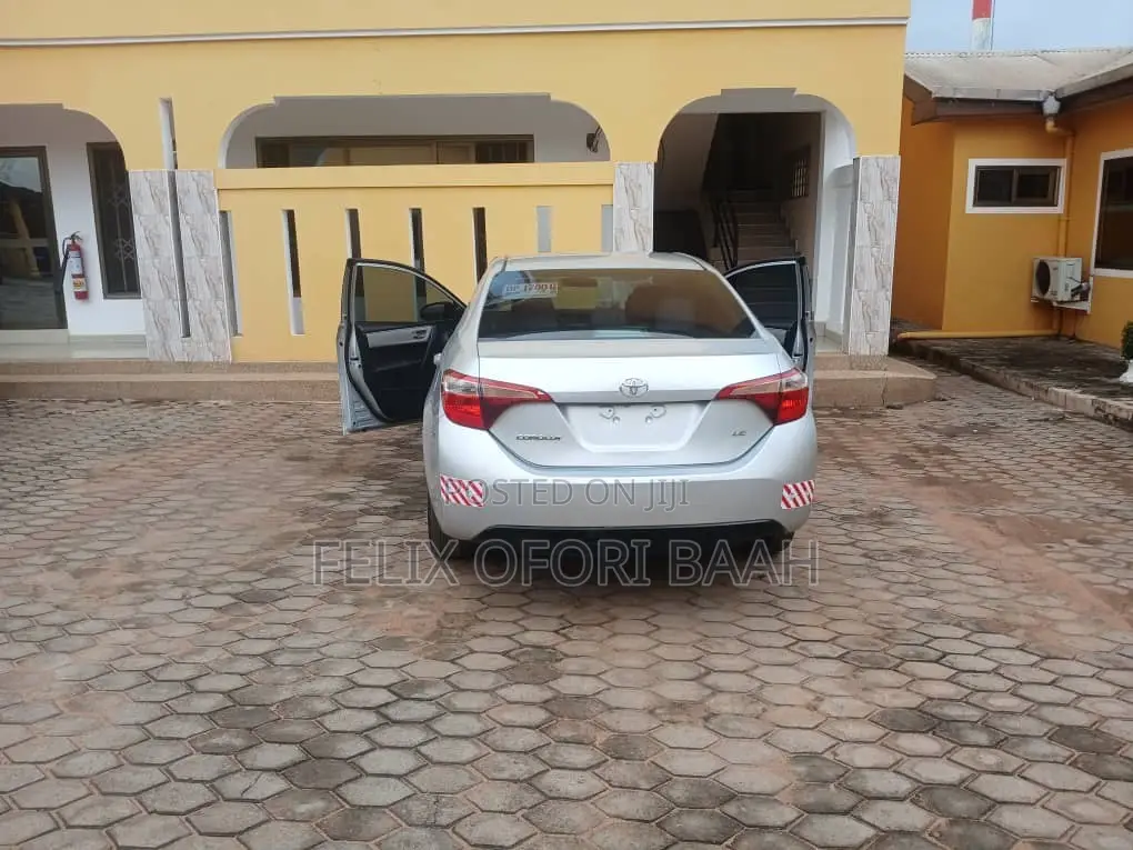 Toyota Corolla LE 4dr Sedan (1.8L 4cyl CVT) 2016 Silver
