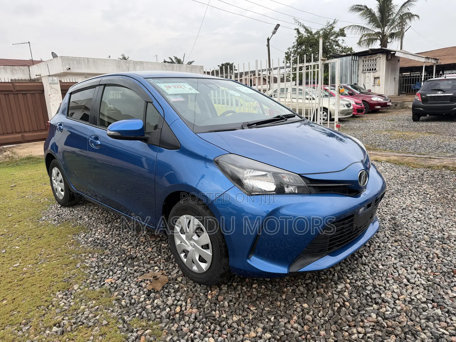 Toyota Vitz 1.3 FWD 5dr 2015 Blue