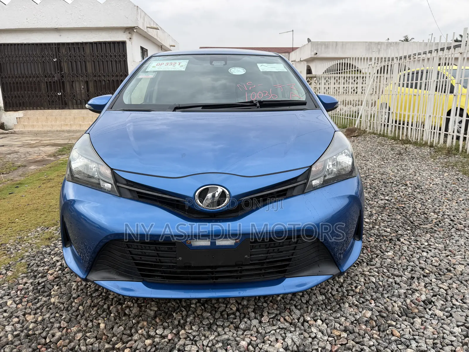 Toyota Vitz 1.3 FWD 5dr 2015 Blue