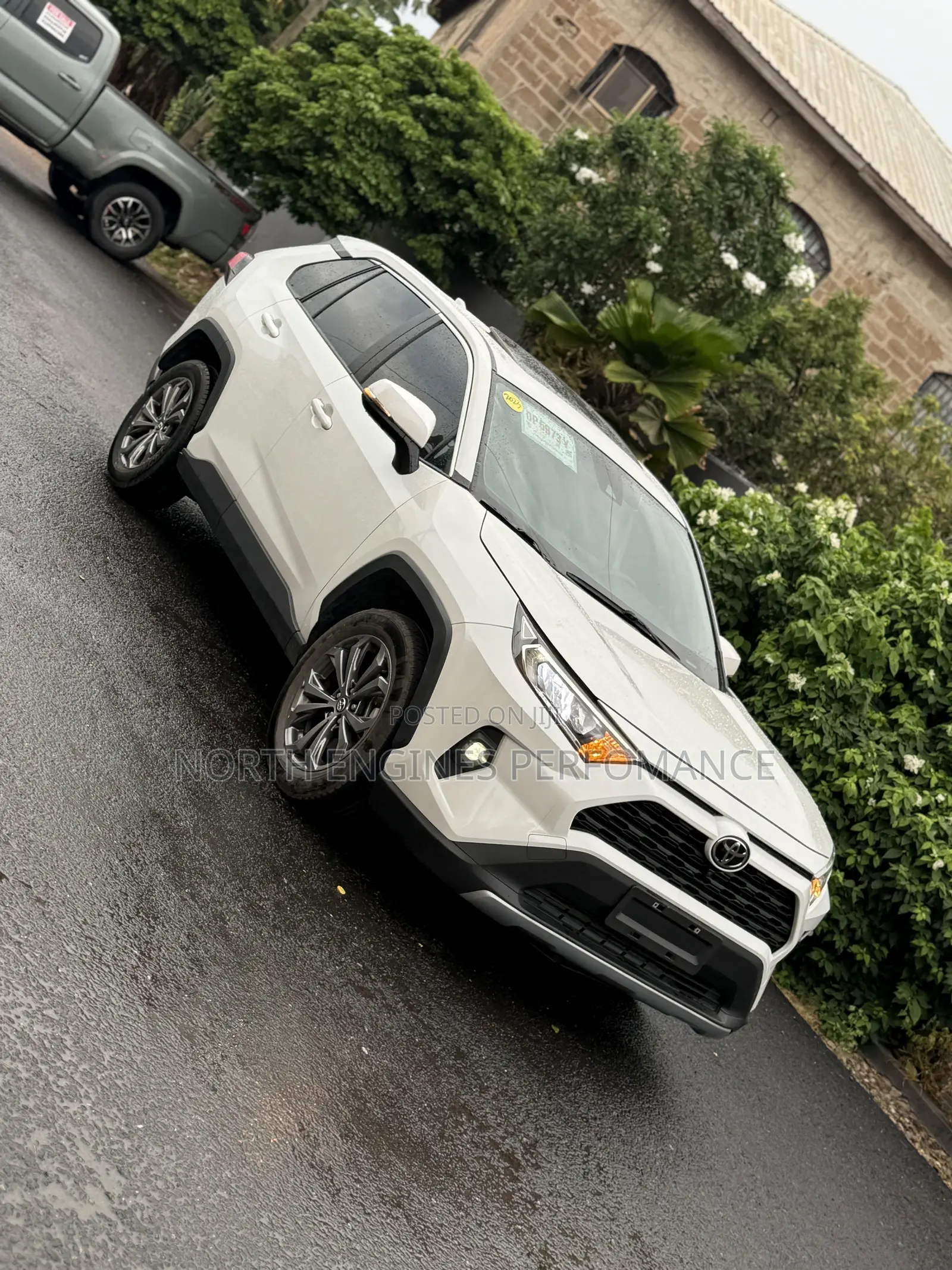 Toyota RAV4 XLE AWD 2023 White