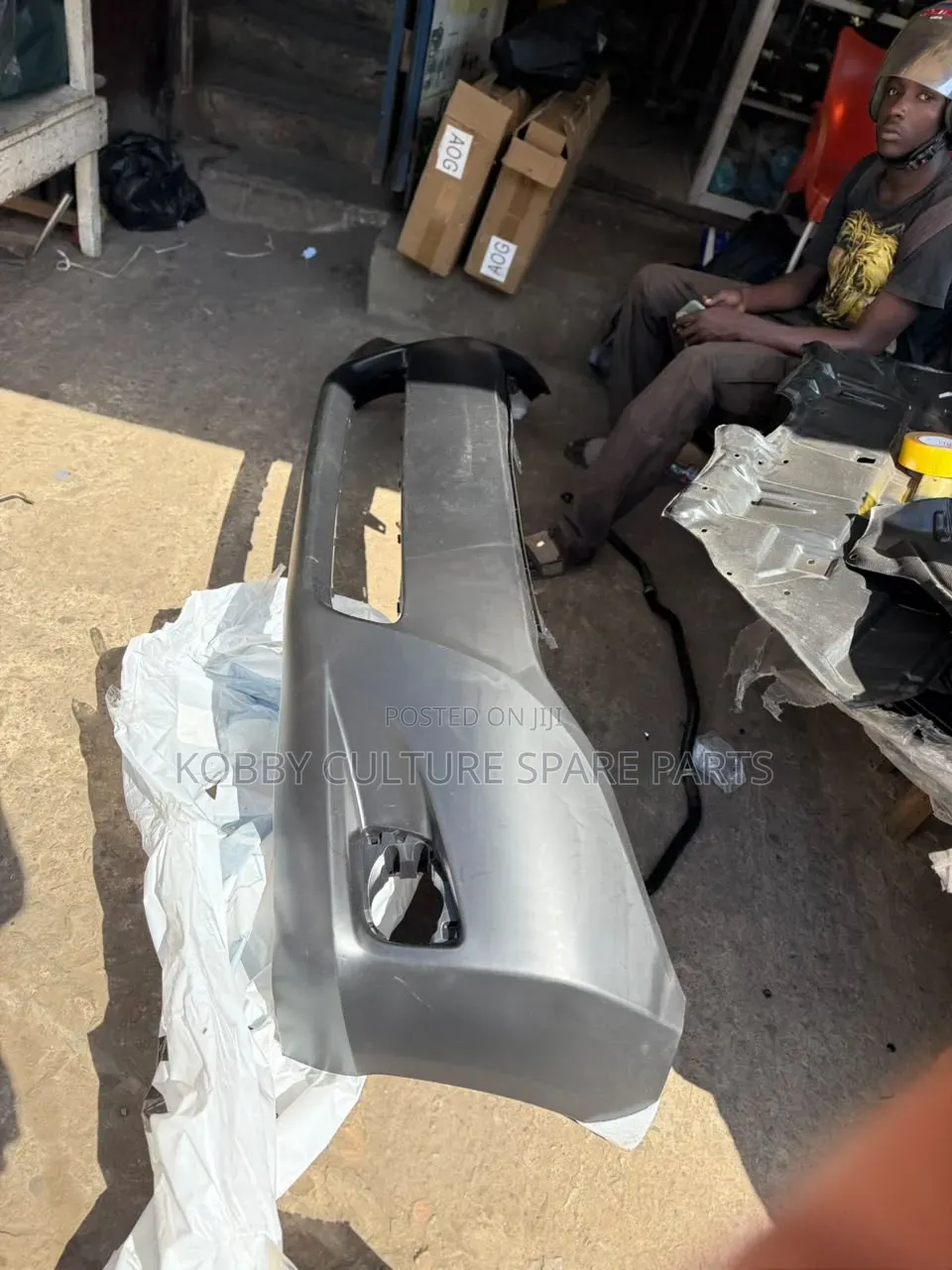 Original Toyota Venza 2009/12 Front Bumper Available for All Cars