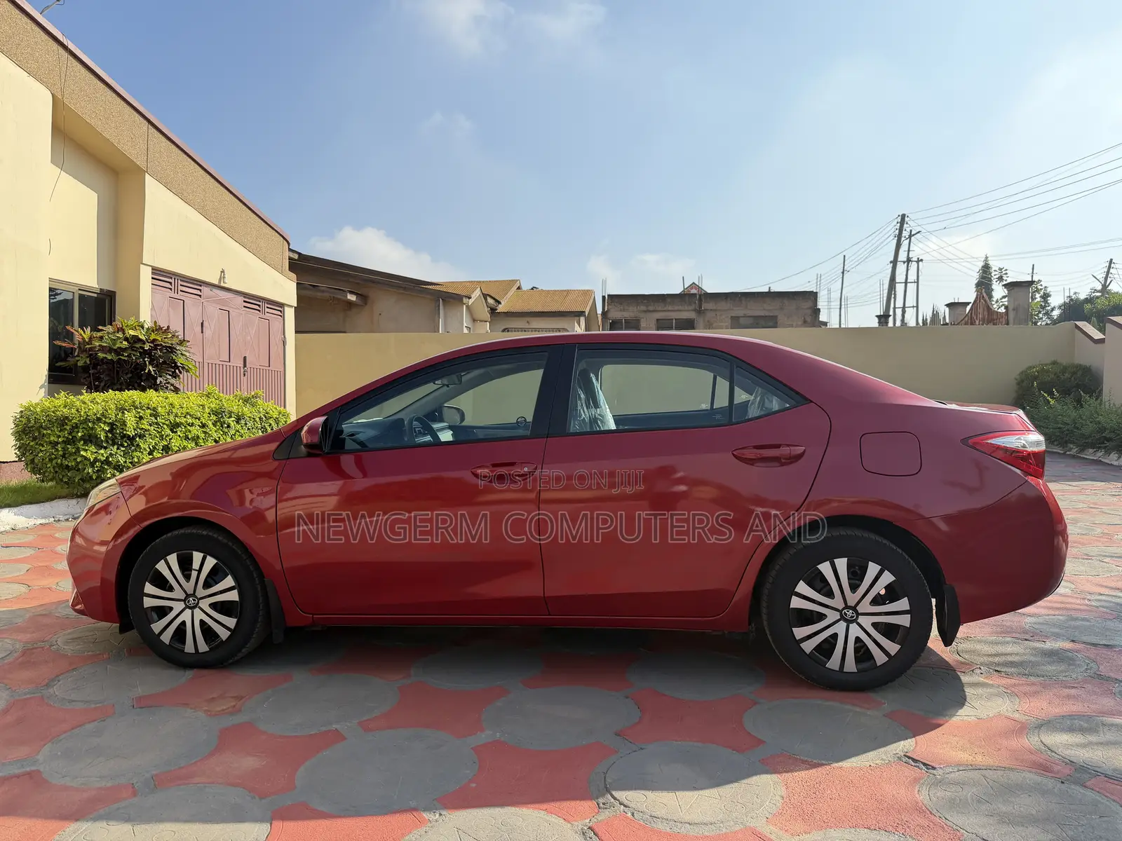 Toyota Corolla LE Plus 4dr Sedan (1.8L 4cyl CVT) 2015 Red