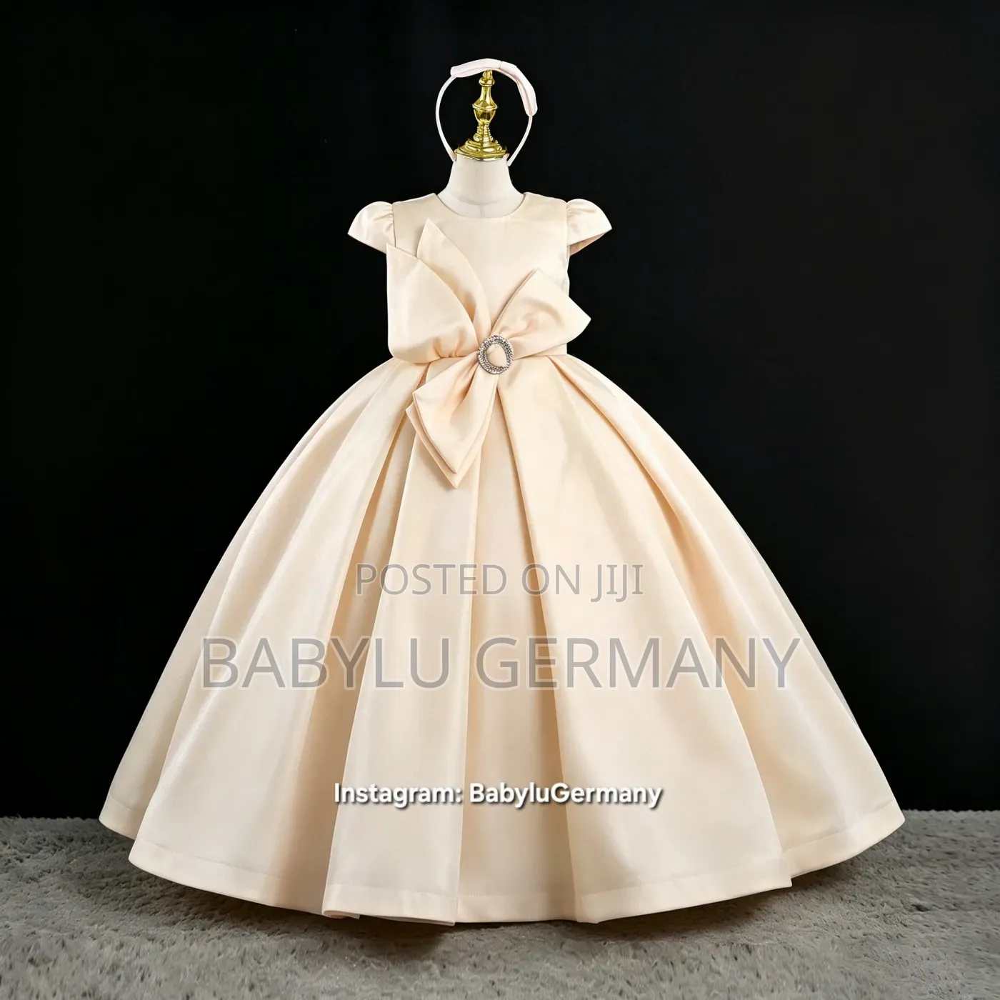 Gorgeous Occasion Dress With Free Hair Accessory