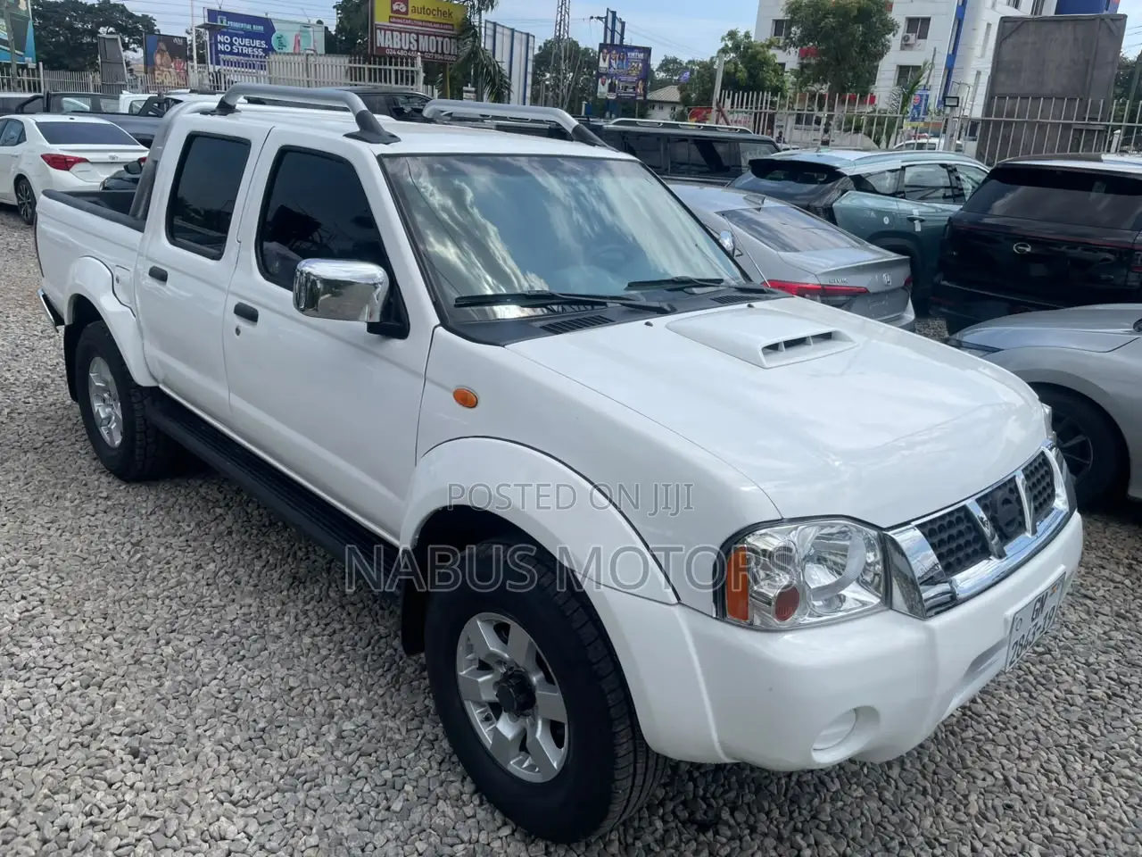Nissan Hardbody 2019 White