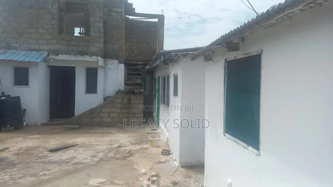 7bdrm Apartment in Legacy Solid Real, Teshie-Nungua Estates for sale