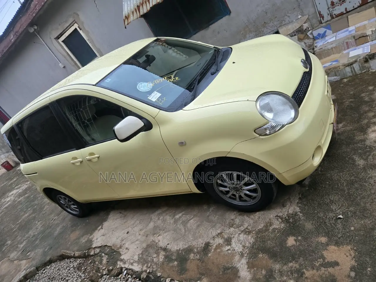 Toyota Sienta 1.5 FWD 2010 Yellow