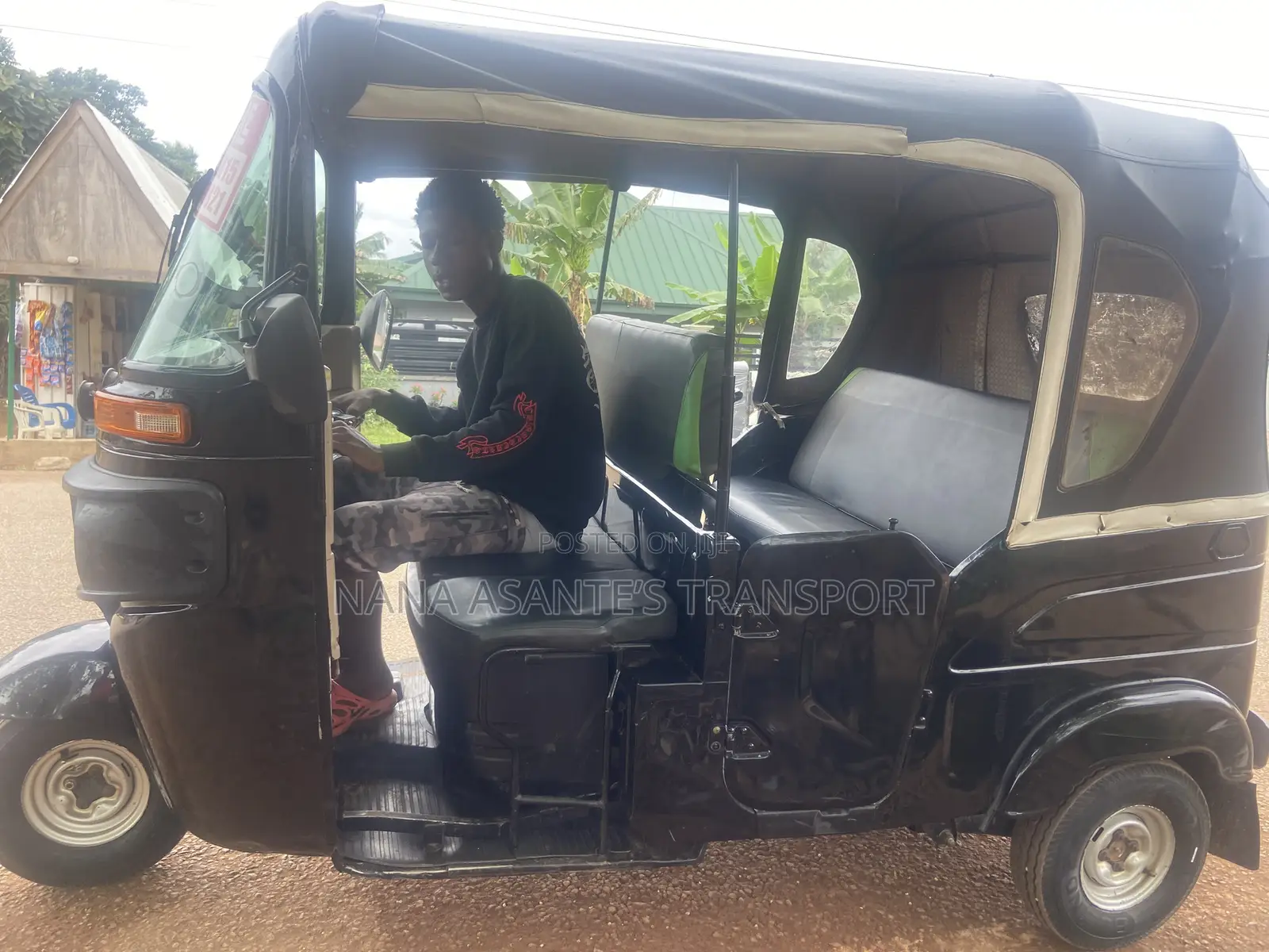 Bajaj RE 2024 Black