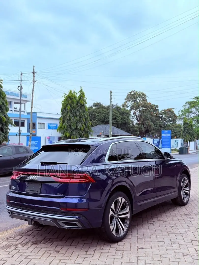 Audi Q8 55 Premium AWD quattro 2020 Blue