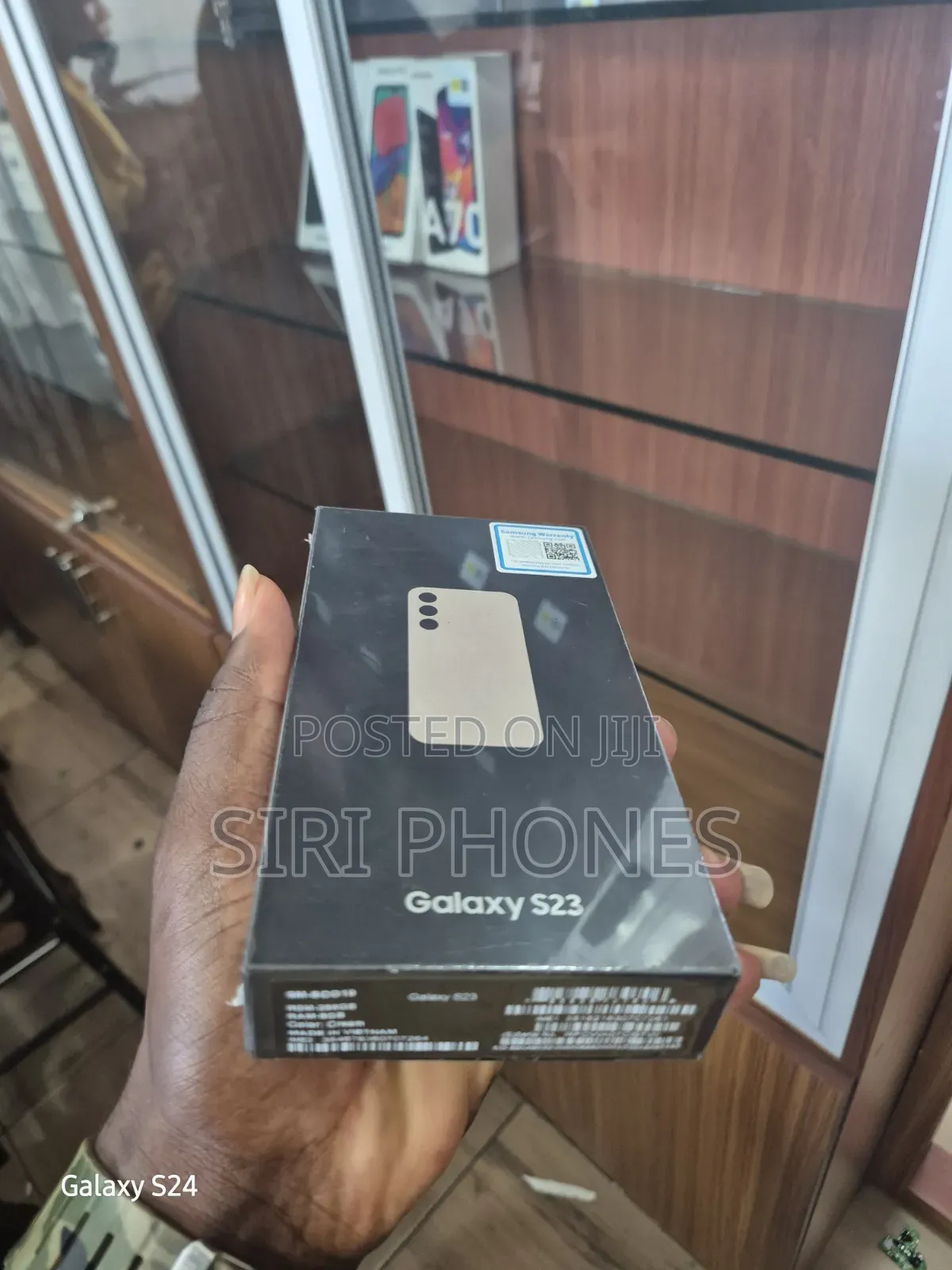 New Samsung Galaxy S23 256 GB Gold