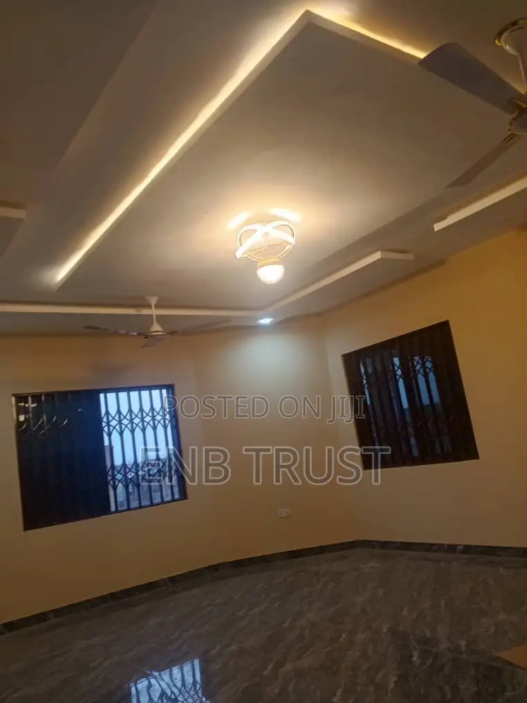 2bdrm Apartment in Canada, Pokuase for rent