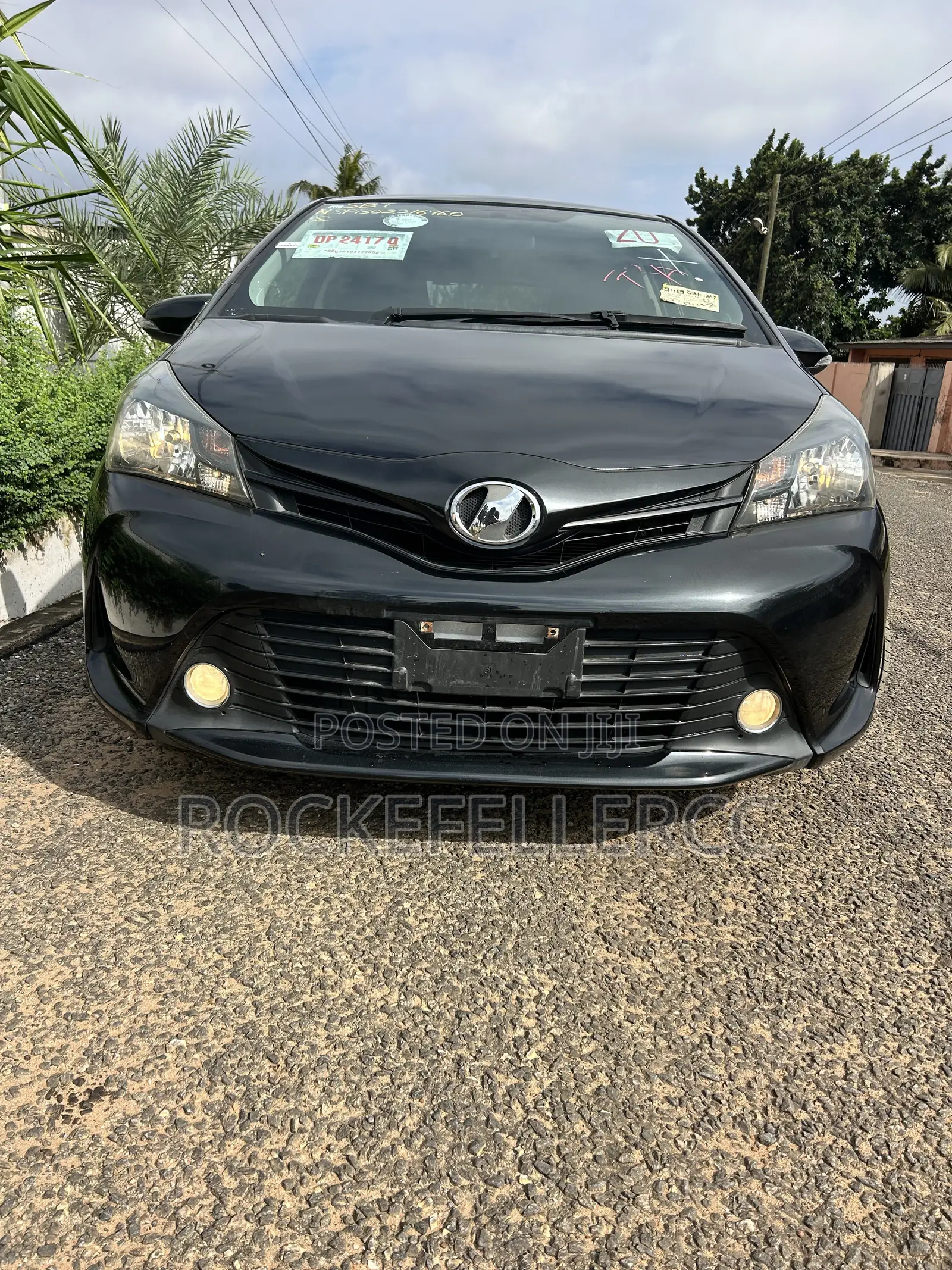 Toyota Vitz 1.3 AWD 5dr 2015 Black
