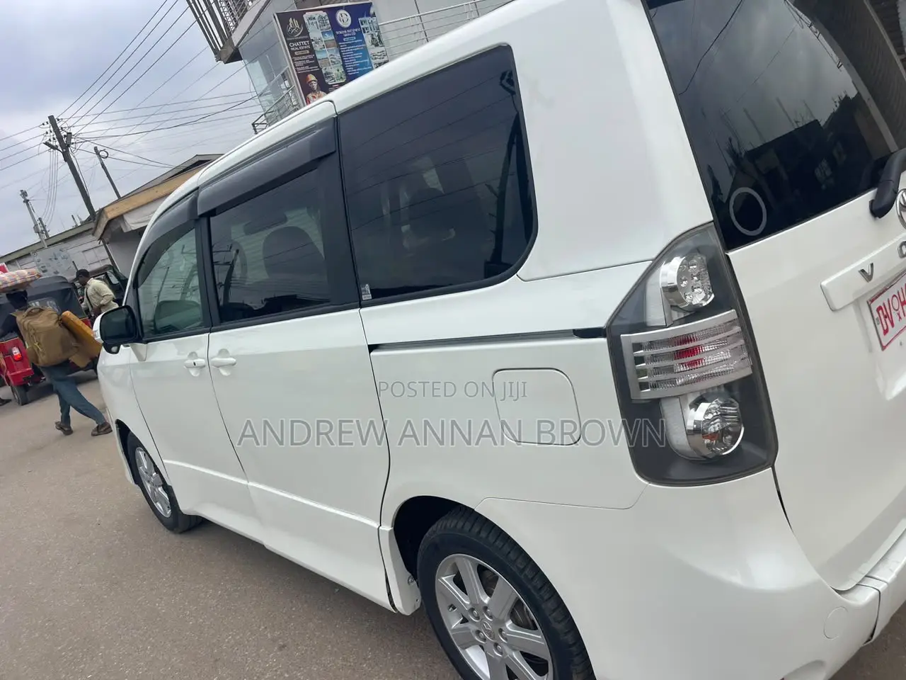 Toyota Voxy 2010 White