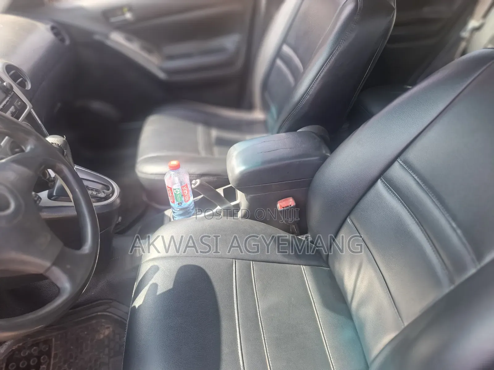Toyota Matrix Hatchback FWD (1.8L 4cyl 5M) 2007 Gray