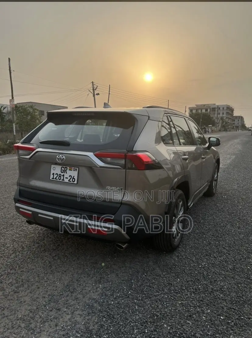 Neat Toyota RAV 4 for Rent