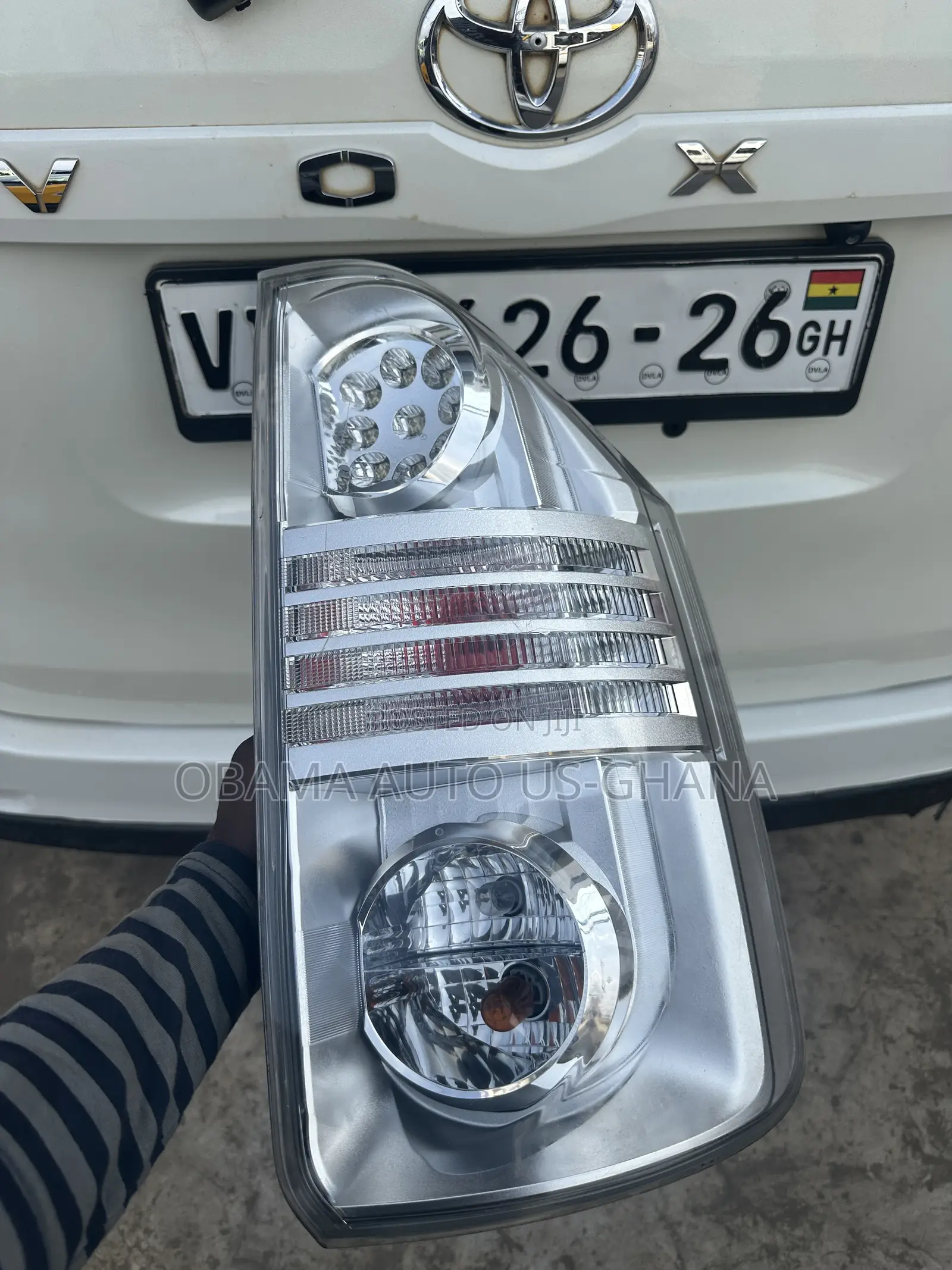 Toyota Noah / Voxy Taillight 2007 2008 2009 2010 2011 2012 Tail Light