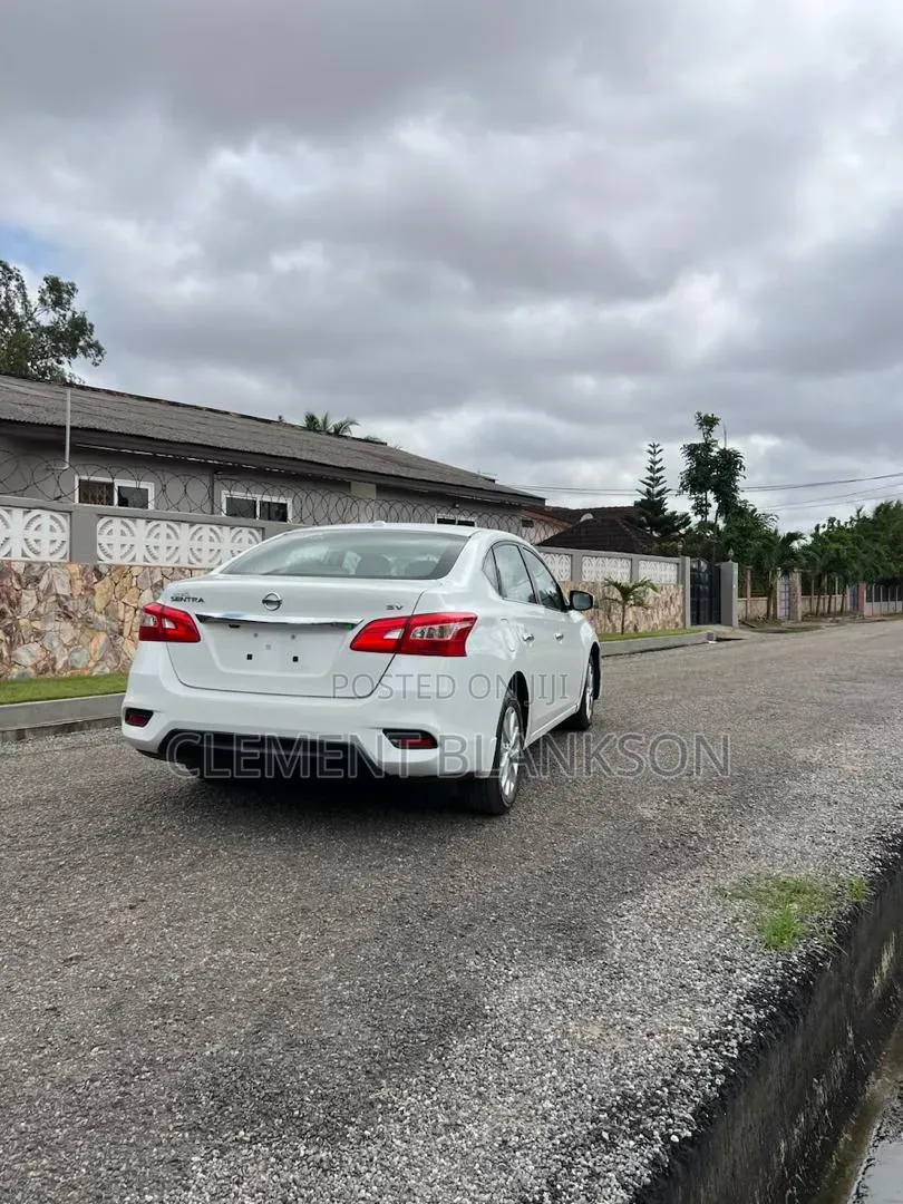 Nissan Santana 2016 White