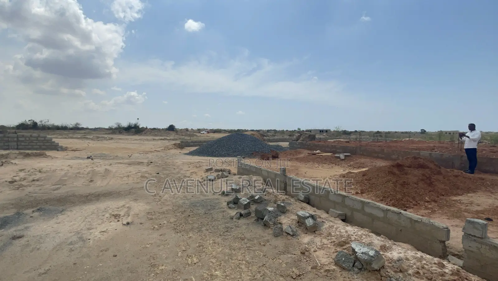 Affordable Half Plot at Skyport City Tsopoli+Free Blocks & Cement