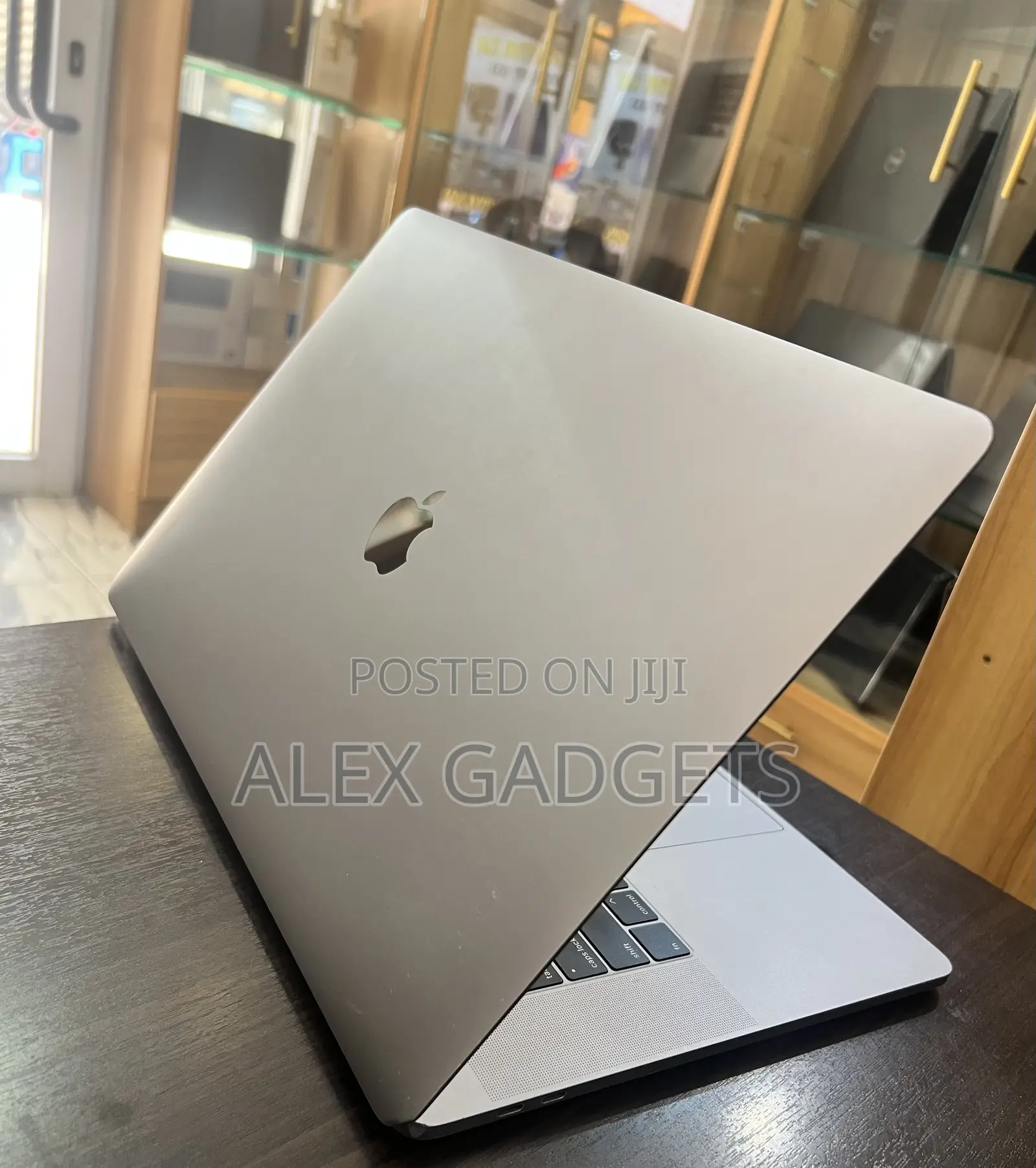 Laptop Apple MacBook Pro 16GB Intel Core i9 SSD 1T