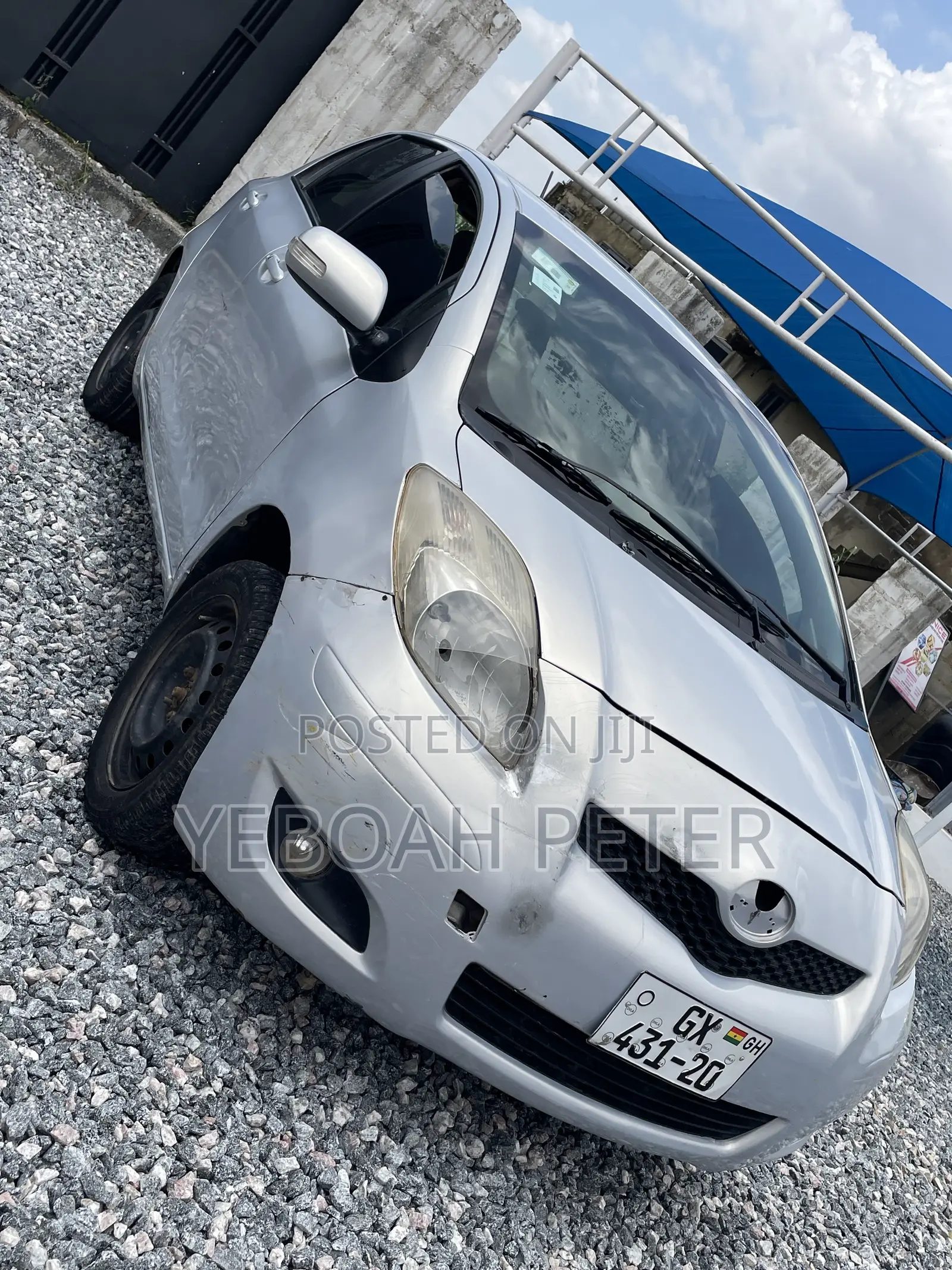 Toyota Vitz 2010 Silver
