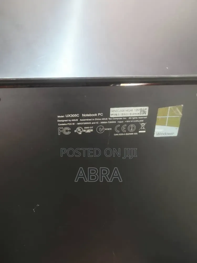 Laptop Asus UX305CA 8GB Intel Core M SSD 256GB