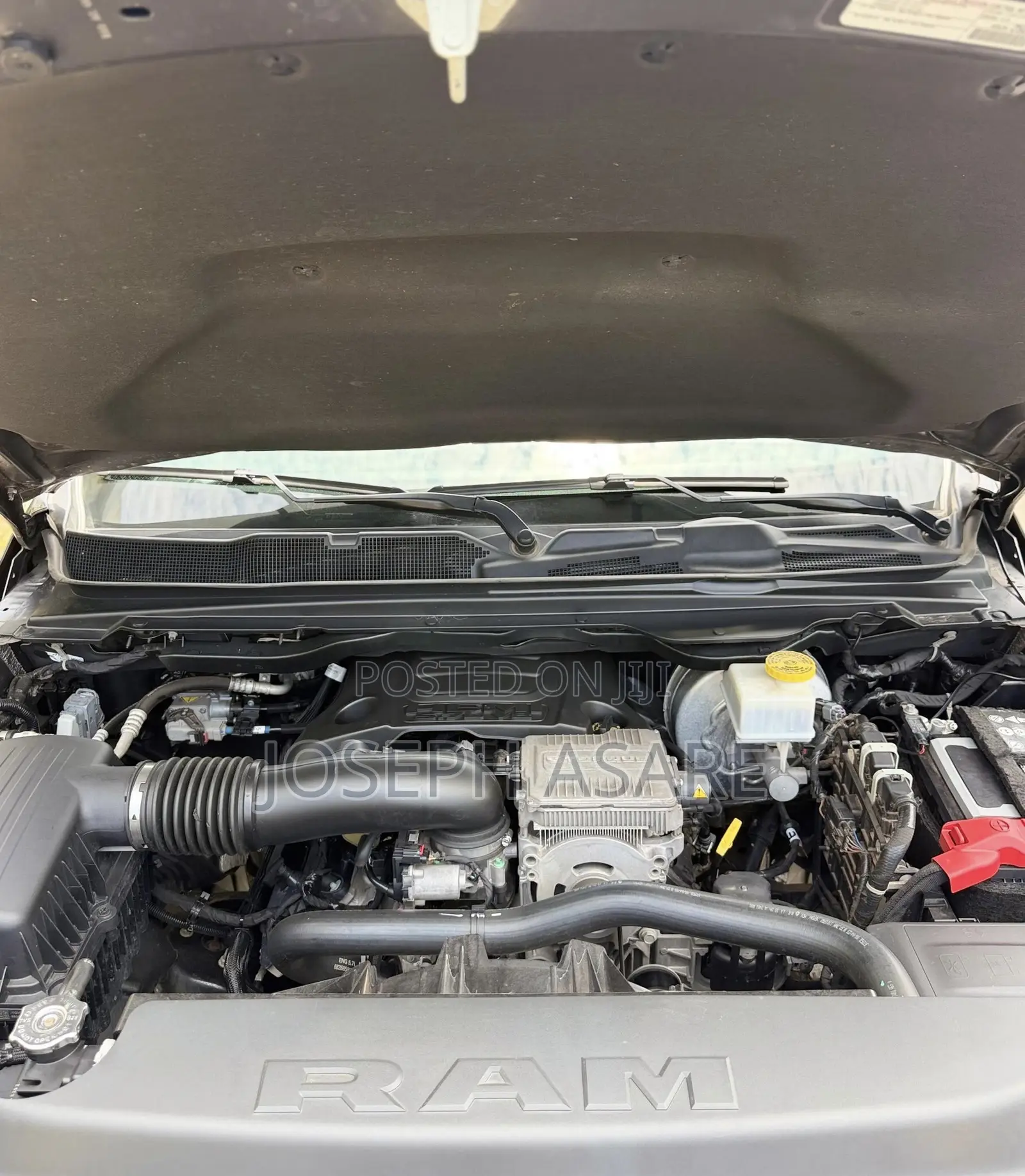 RAM 1500 2024 Gray