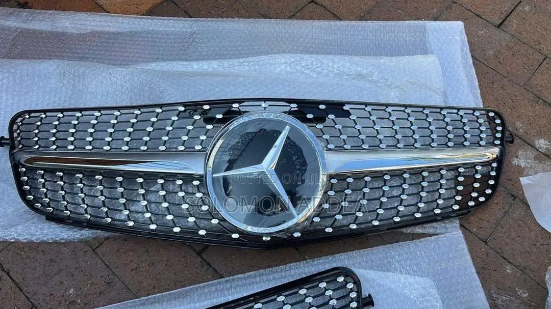Mercedes-Benz Diamond-Style (Pinnacle/Starlight) Front Radiator Grille