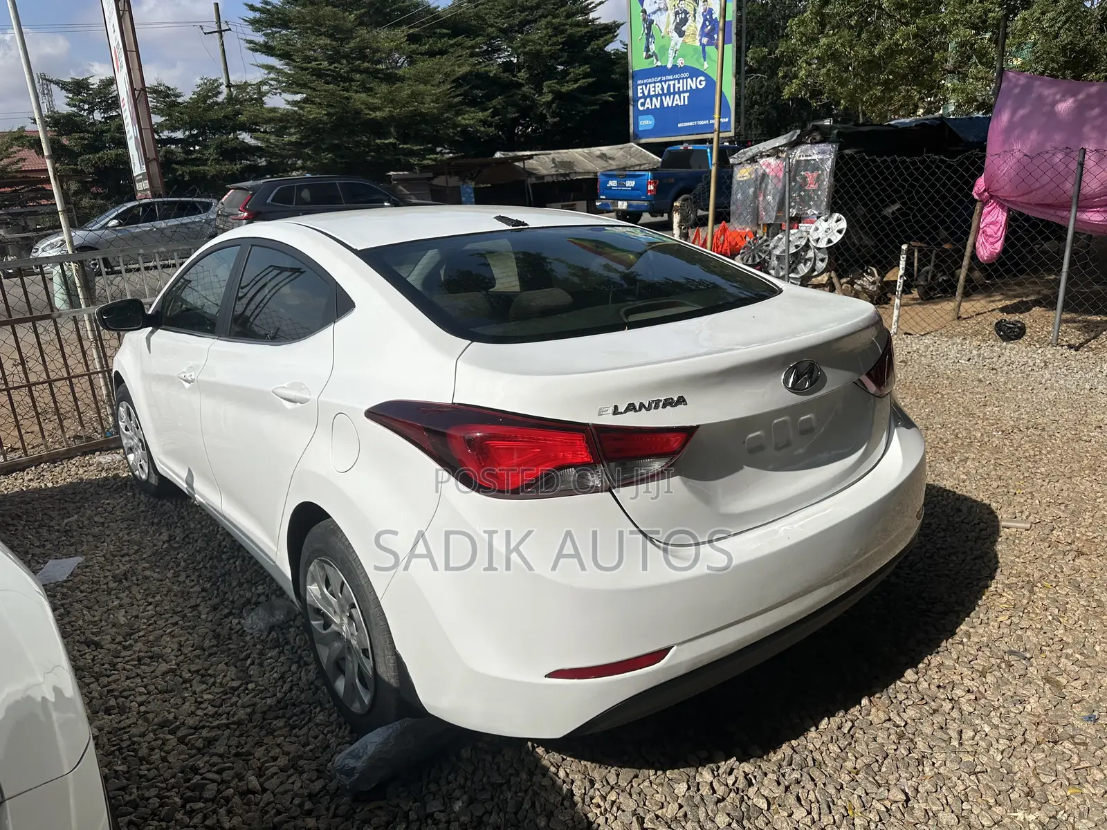 Hyundai Elantra SE Sedan FWD (1.8L 4cyl 6A) 2016 White