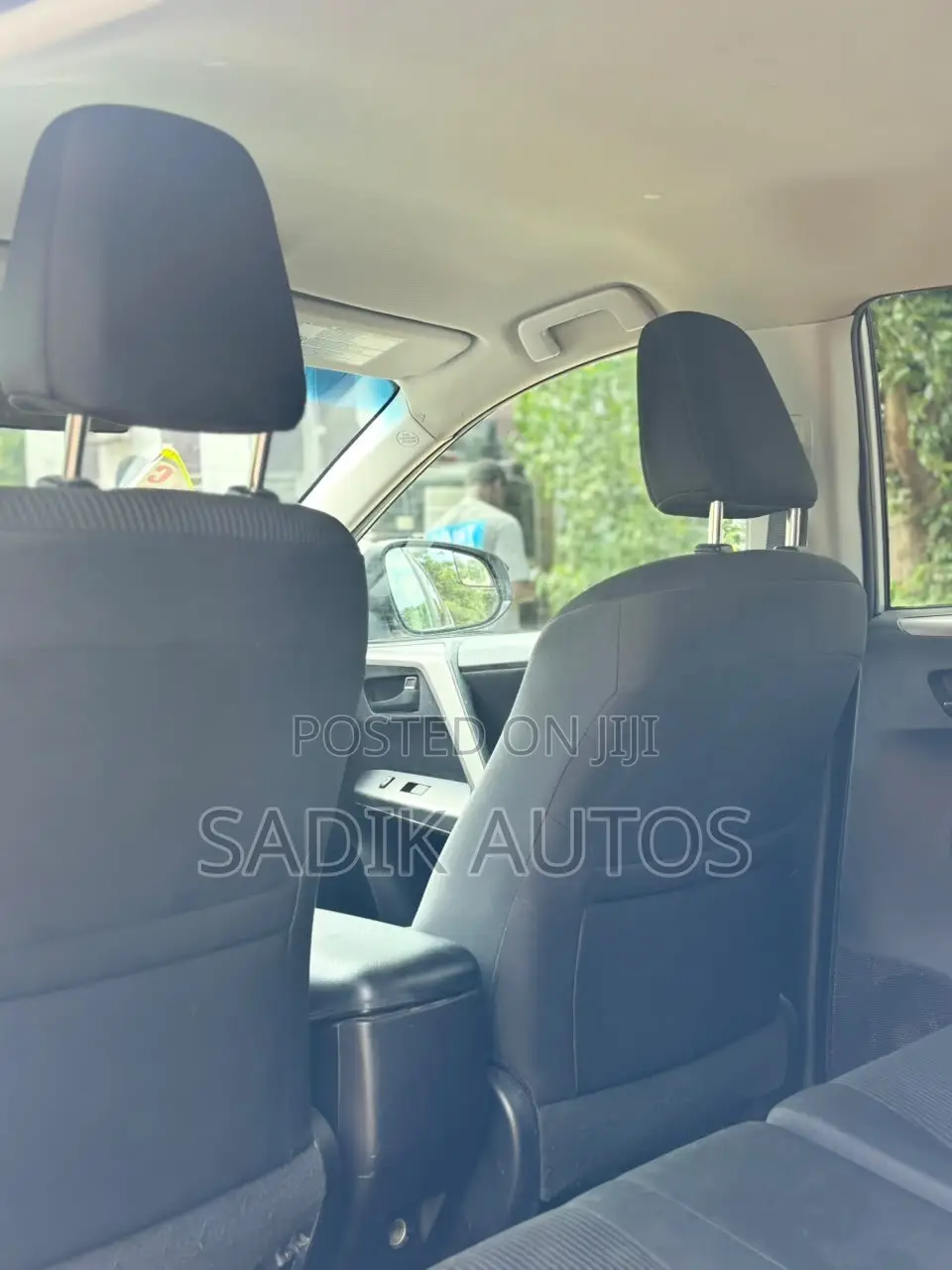 Toyota RAV4 LE 4dr SUV AWD (2.5L 4cyl 6A) 2018 Gray