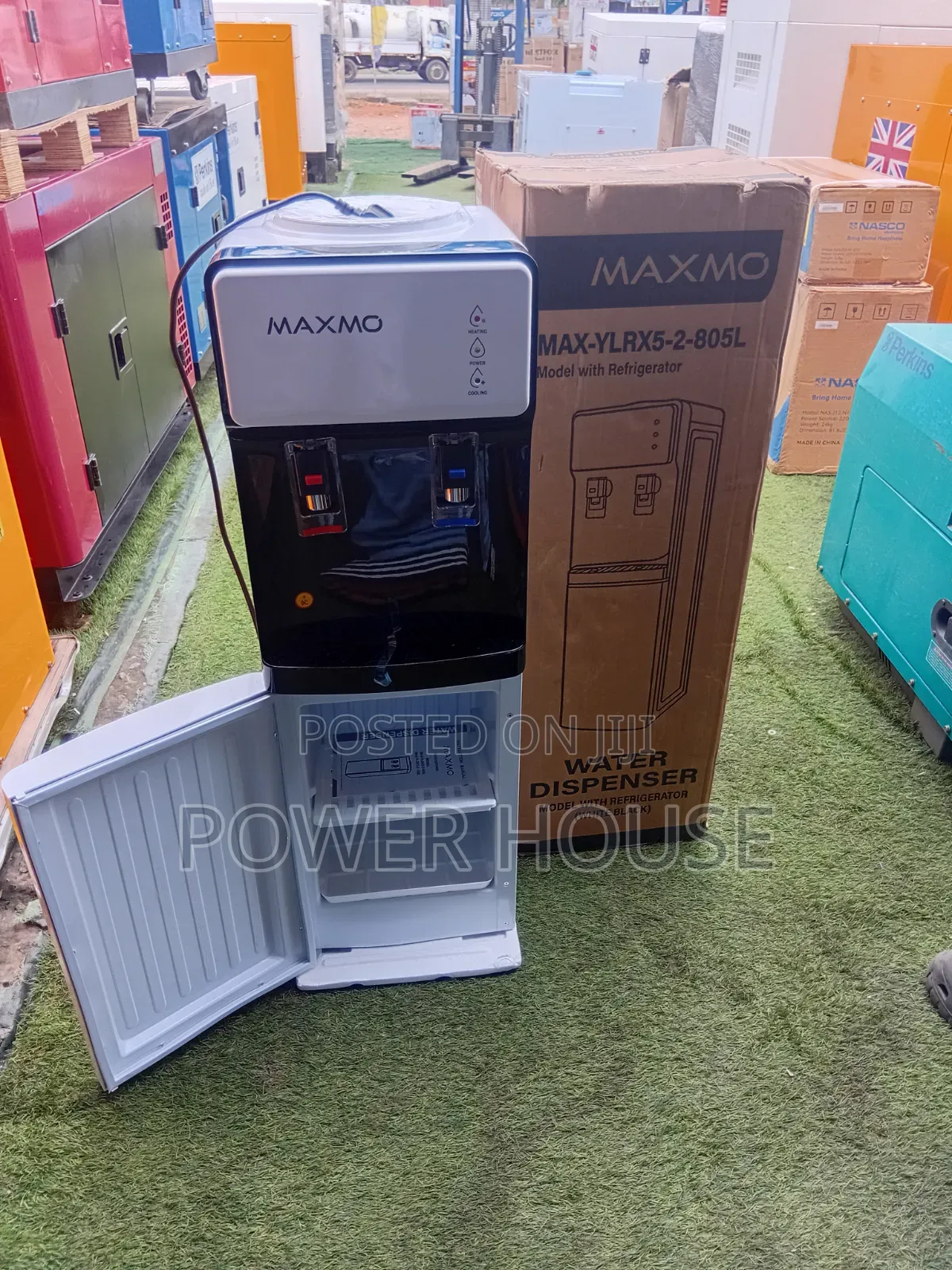 Maxmo Water Dispenser – Convenient Water at Your Fingertips