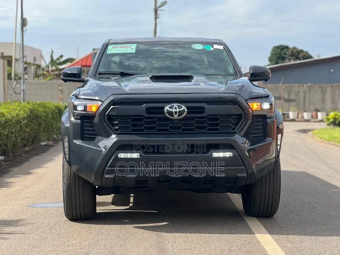 Toyota Tacoma TRD Sport Double Cab 4WD 6.1 ft. SB 2025 Gray