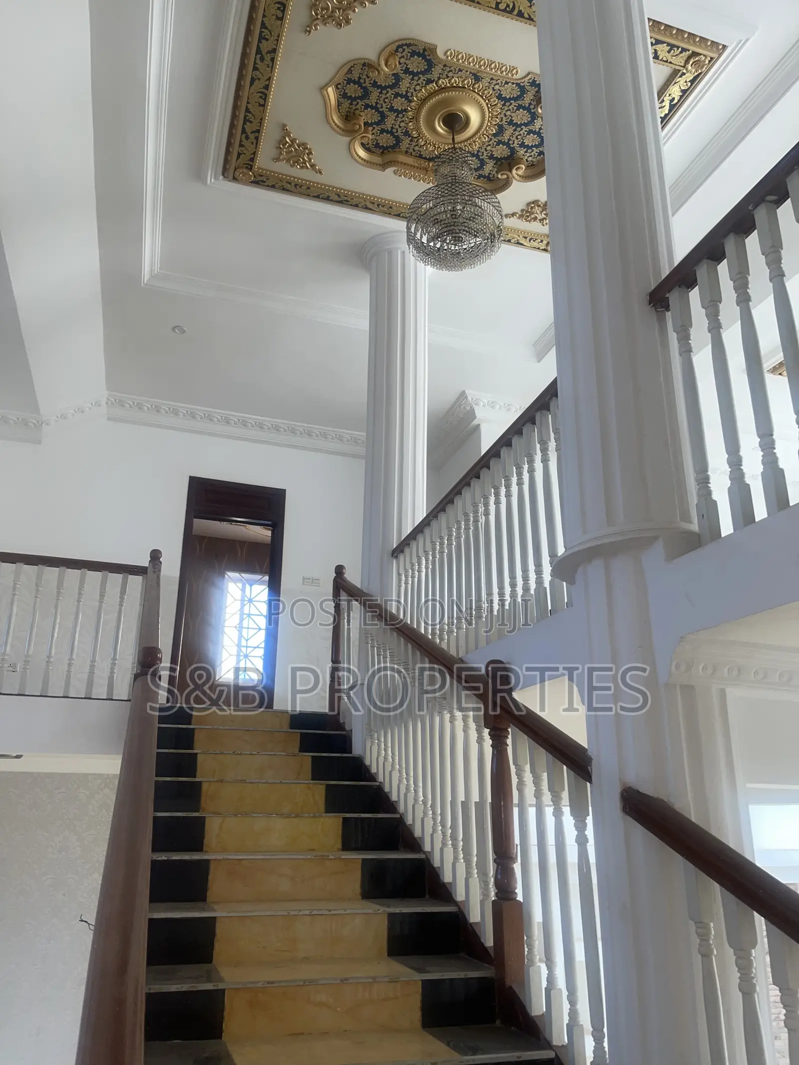 5bdrm Duplex in East Legon for rent