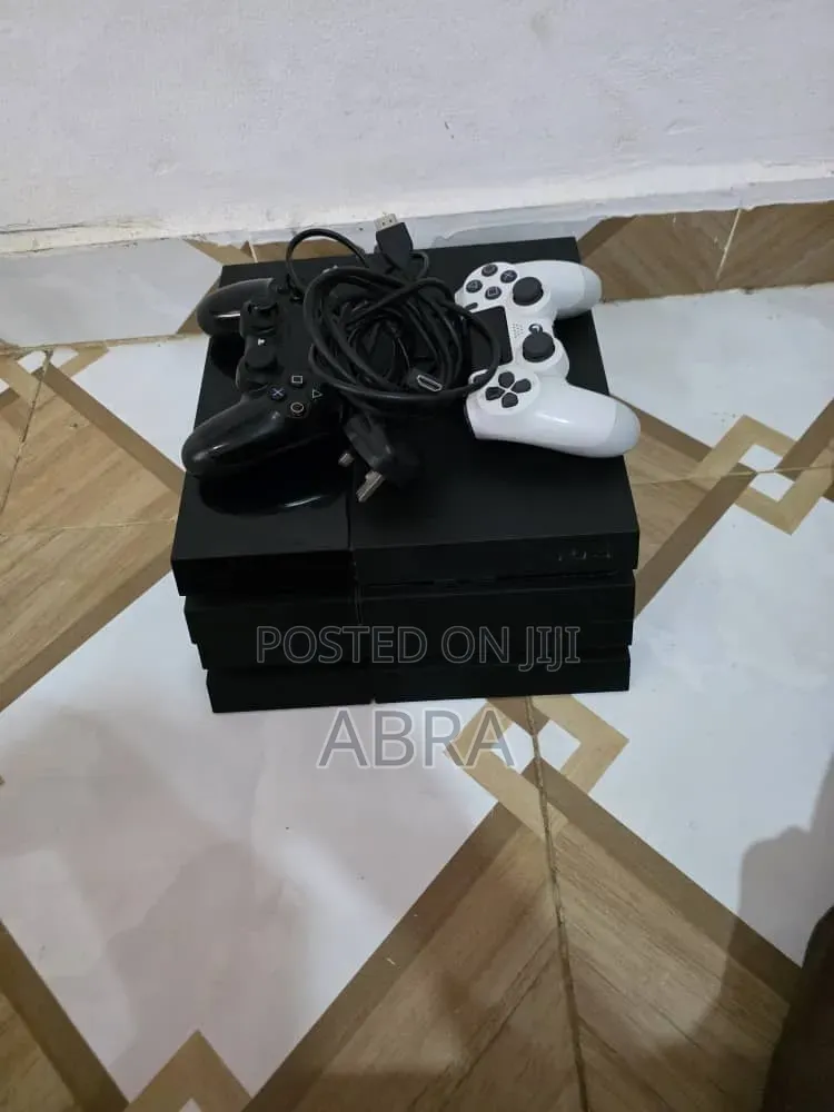 Play Station 4