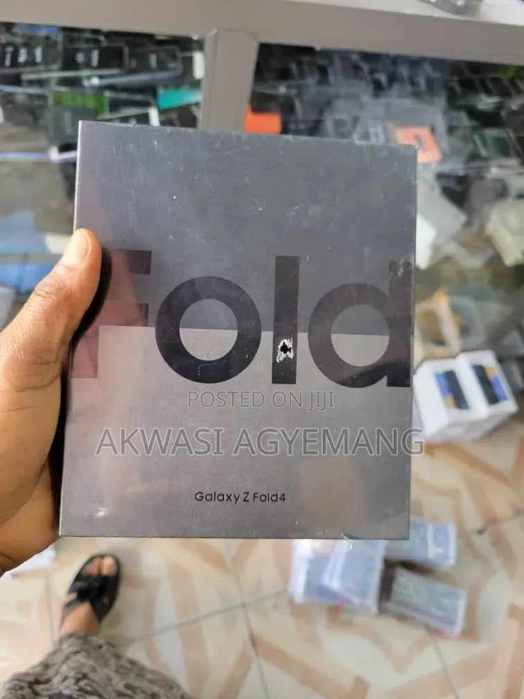 New Samsung Galaxy Z Fold4 256 GB Black