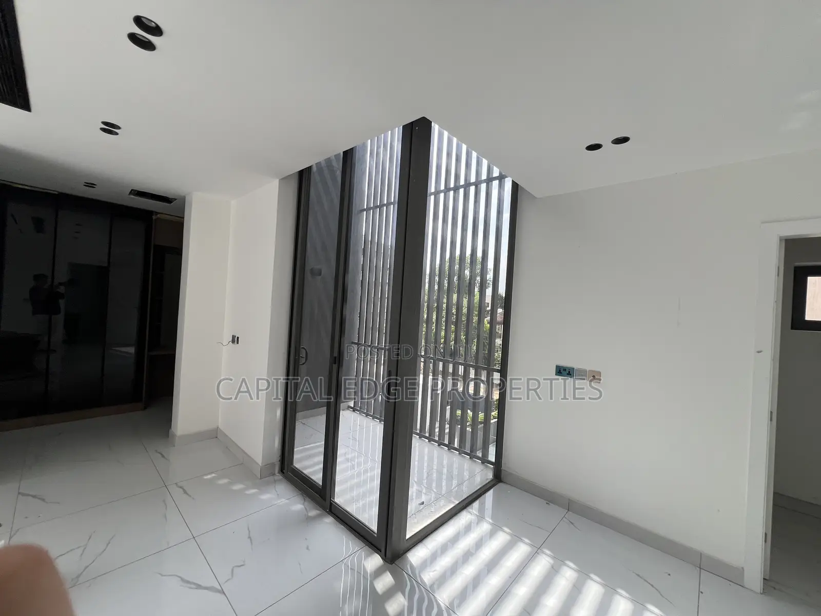 4bdrm Townhouse/Terrace in Airport Residential Area for sale