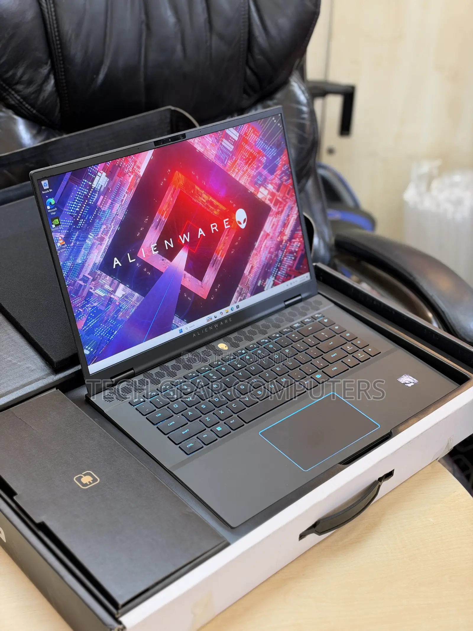 Laptop Alienware M16 R2 32GB Intel Core Ultra 9 SSD 1T