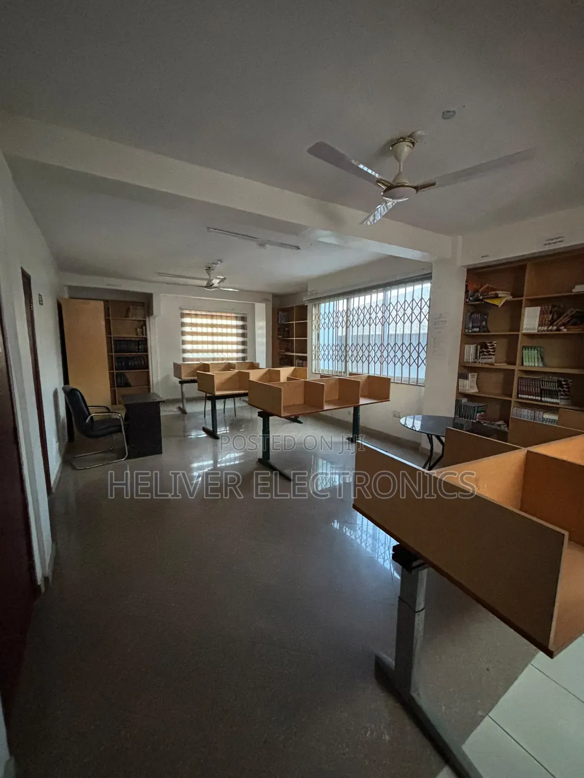 13bdrm Maisonette in Sakumono for sale
