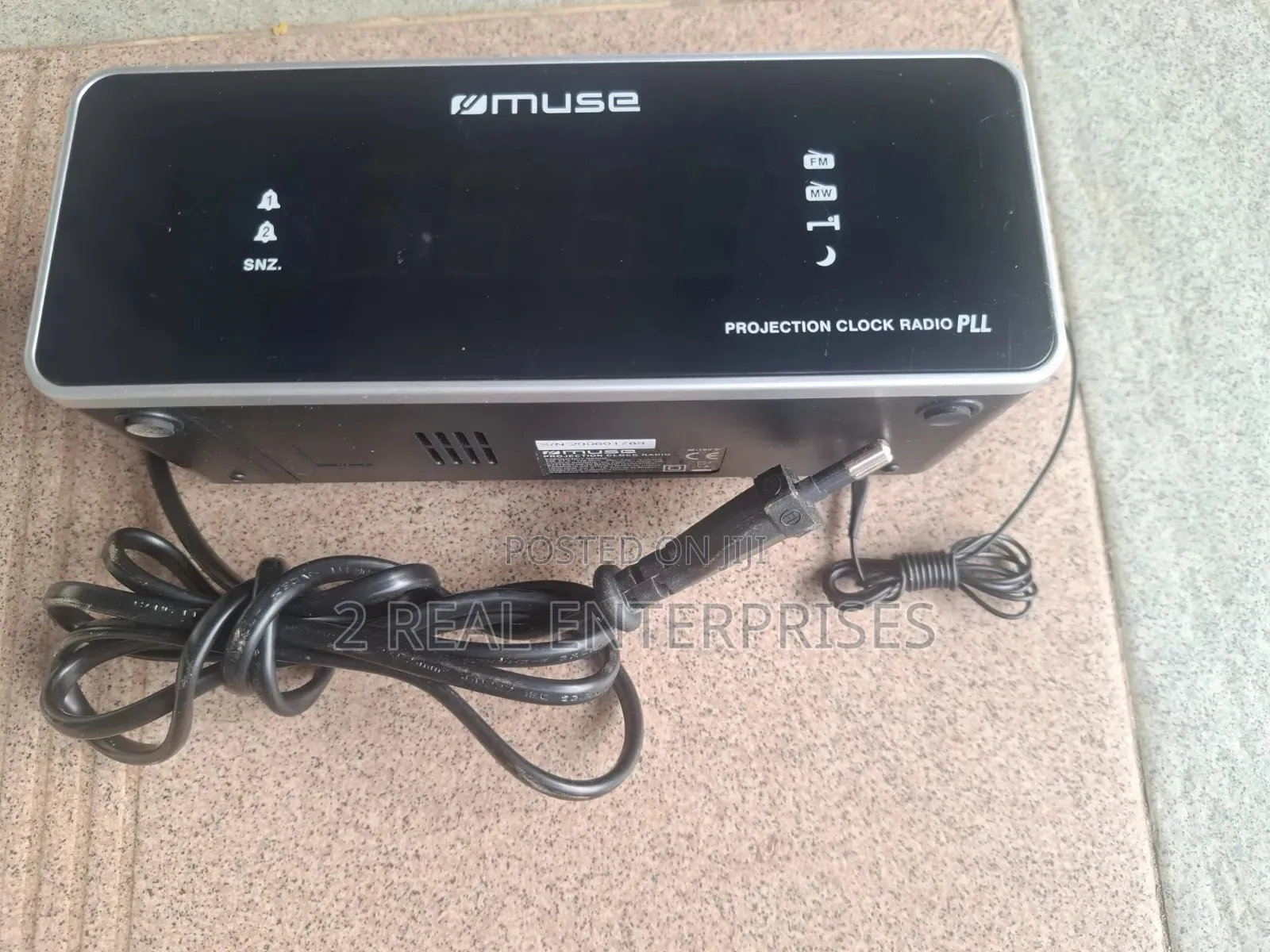 Muse M-168 P Projection Clock Radio PLL Dual Alarm FM/MW Digital Clock