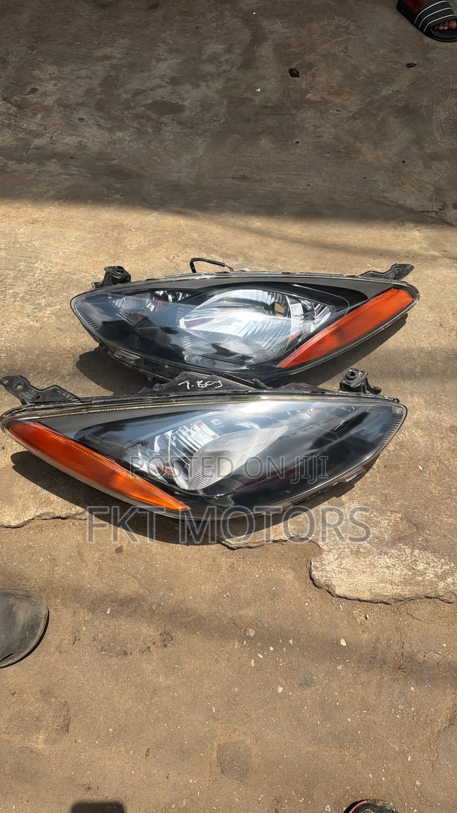 Mazda 2 Headlight 2007,2008,2009,2010,2011,2012