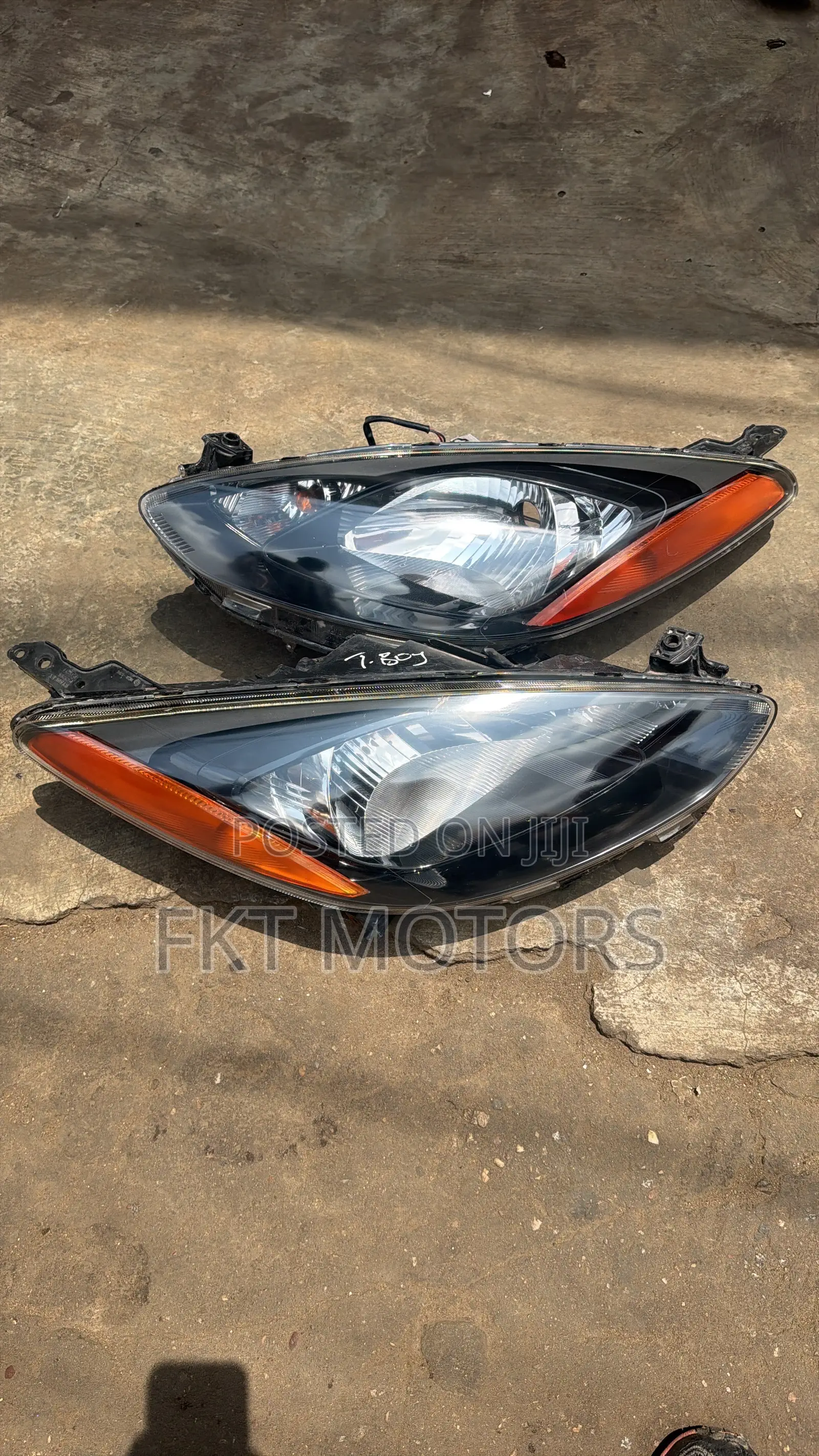 Mazda 2 Headlight 2007,2008,2009,2010,2011,2012