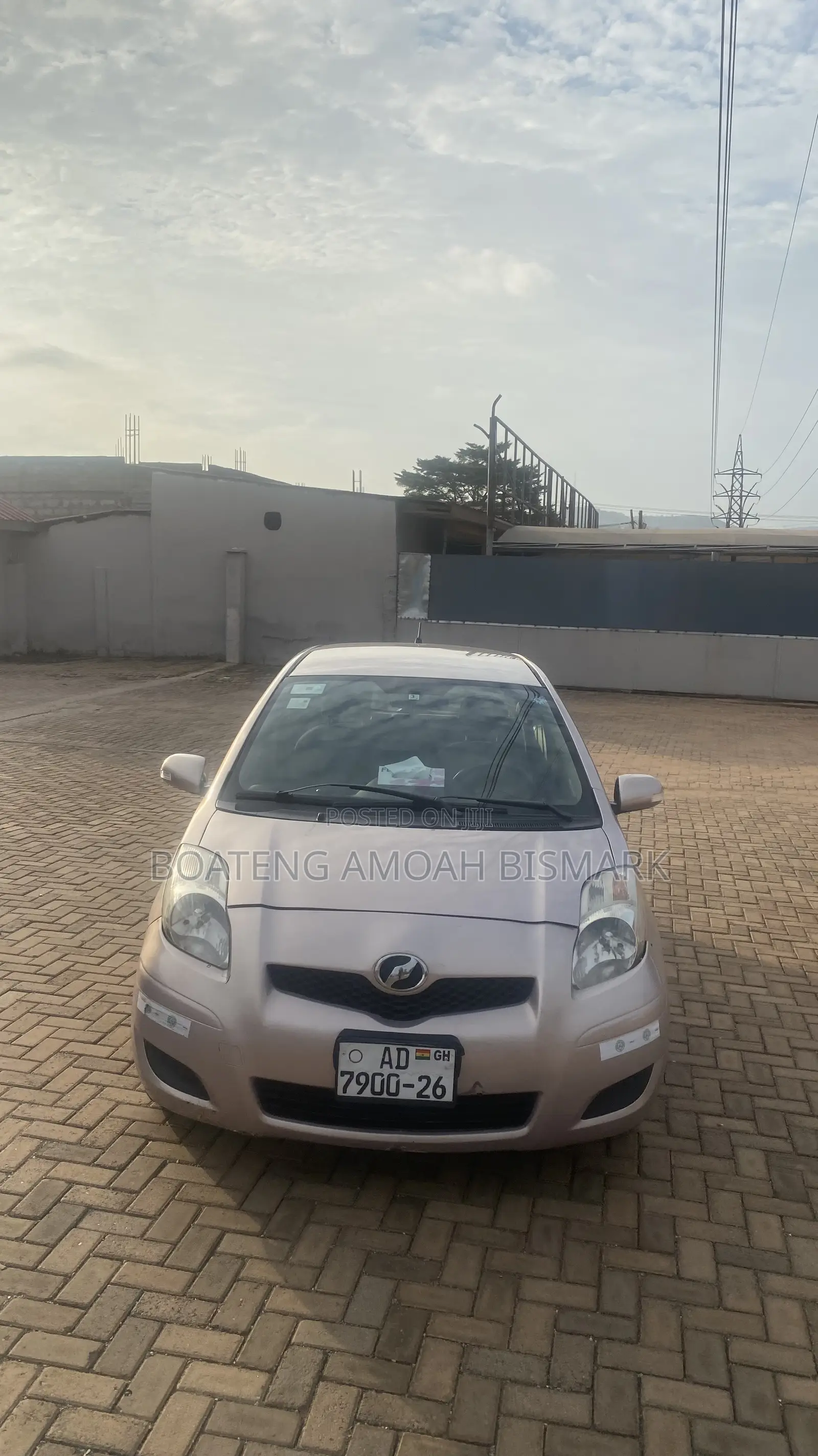 Toyota Vitz 2010 Ivory