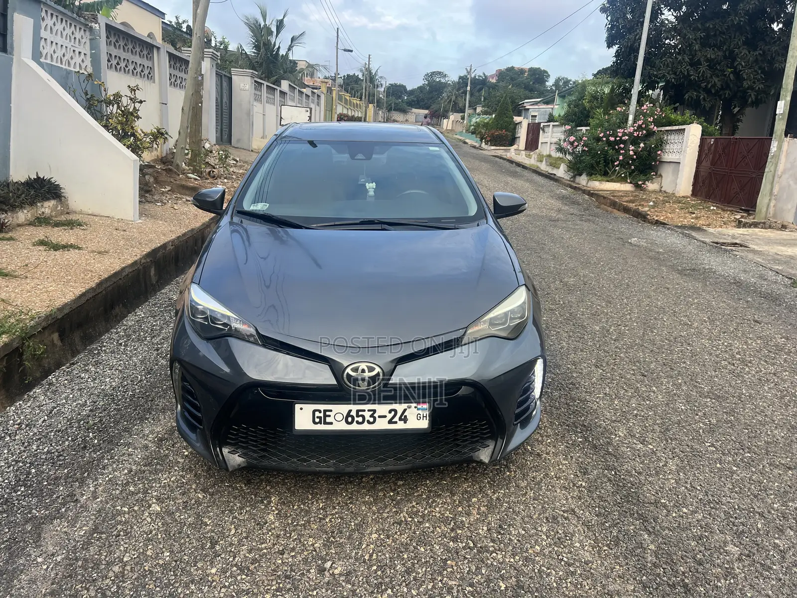 Toyota Corolla 2017 Gray