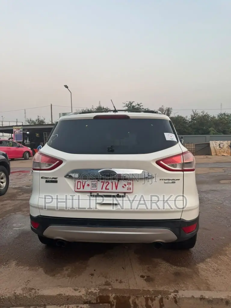 Ford Escape Titanium 4dr SUV AWD (1.6L 4cyl Turbo 6A) 2015 White